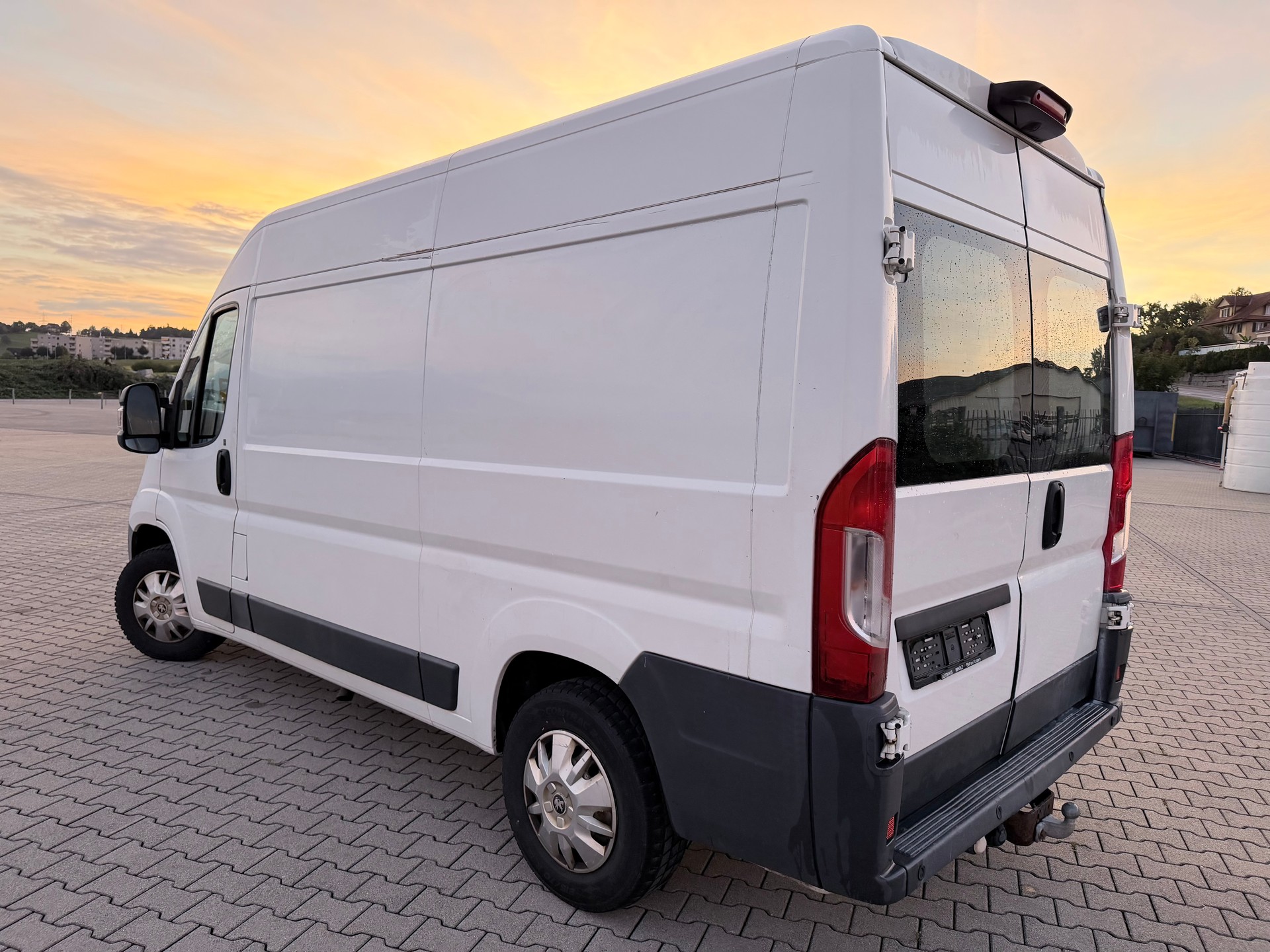 PEUGEOT Boxer 2.2 HDI 333 Active L2H2-image-2