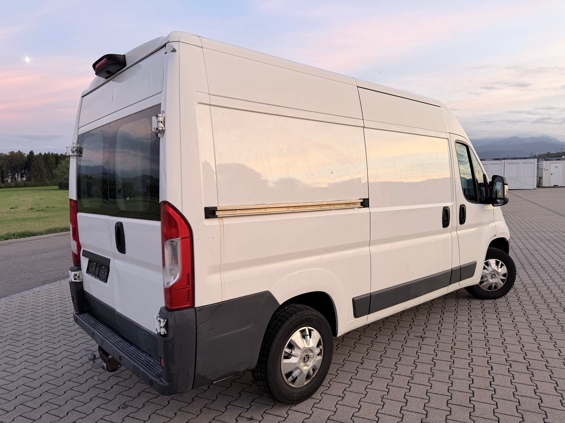 PEUGEOT Boxer 2.2 HDI 333 Active L2H2-image-3