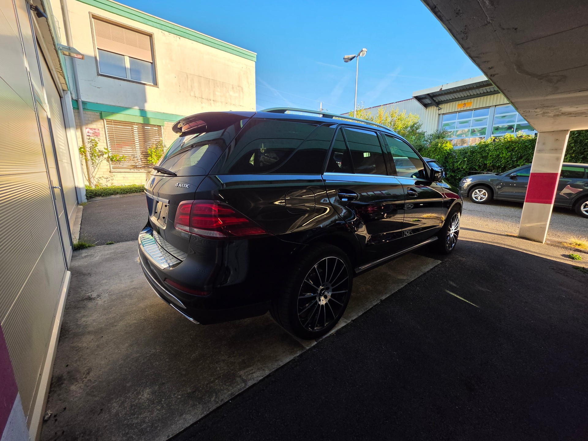 MERCEDES-BENZ GLE 350 d Executive 4Matic 9G-Tronic-image-3
