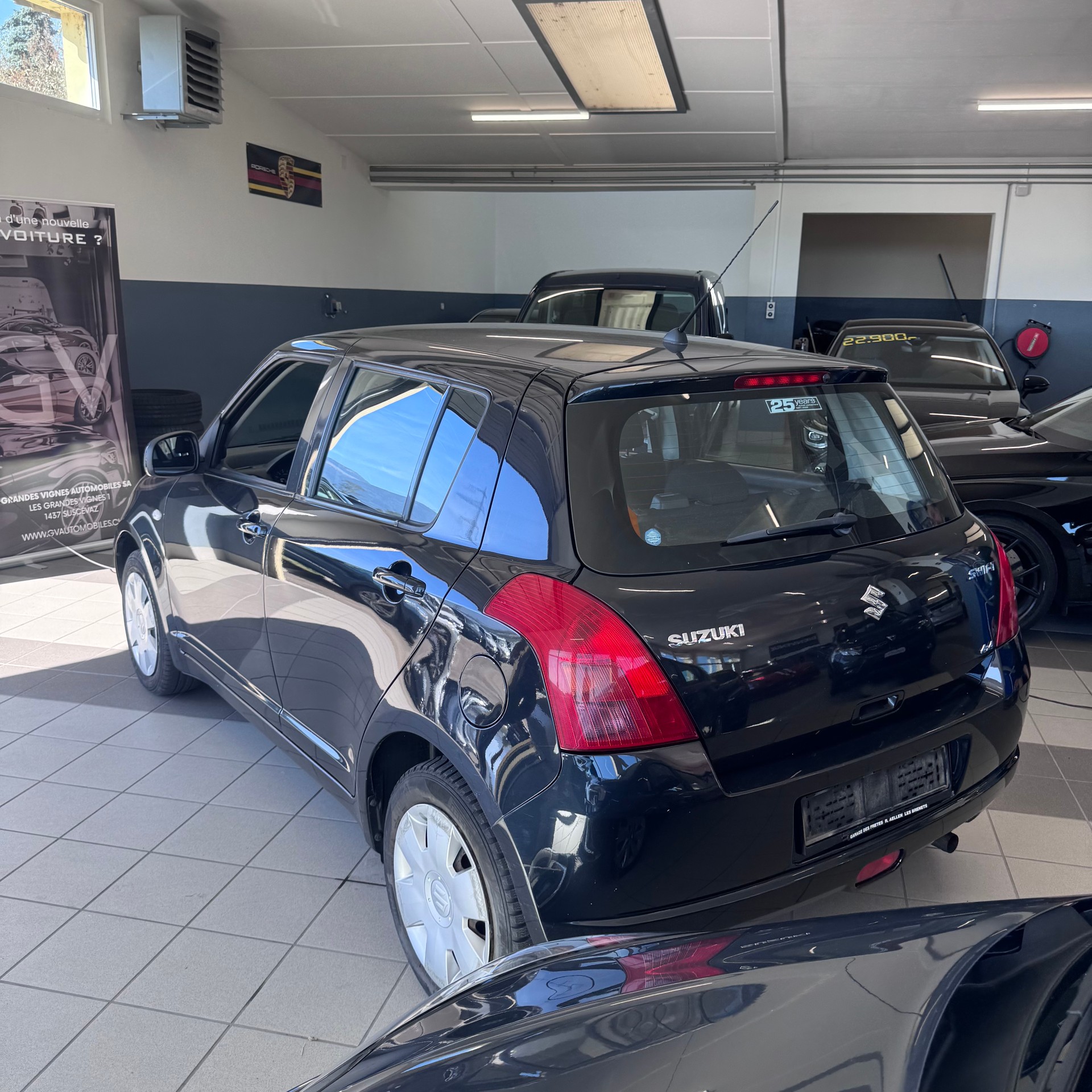 SUZUKI Swift 1.3i 16V GL Top 4x4-image-10