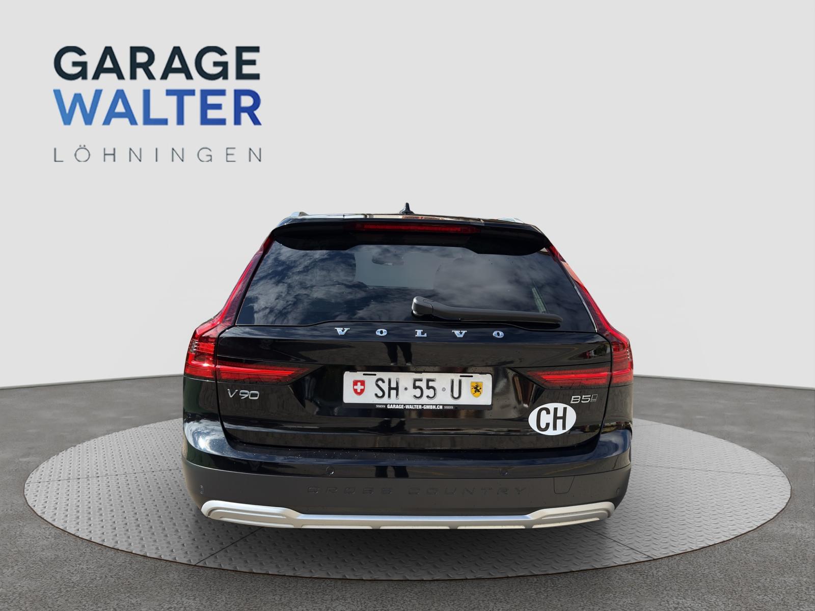 VOLVO V90 Cross Country B5 Diesel MHD Momentum AWD Geartronic-image-7