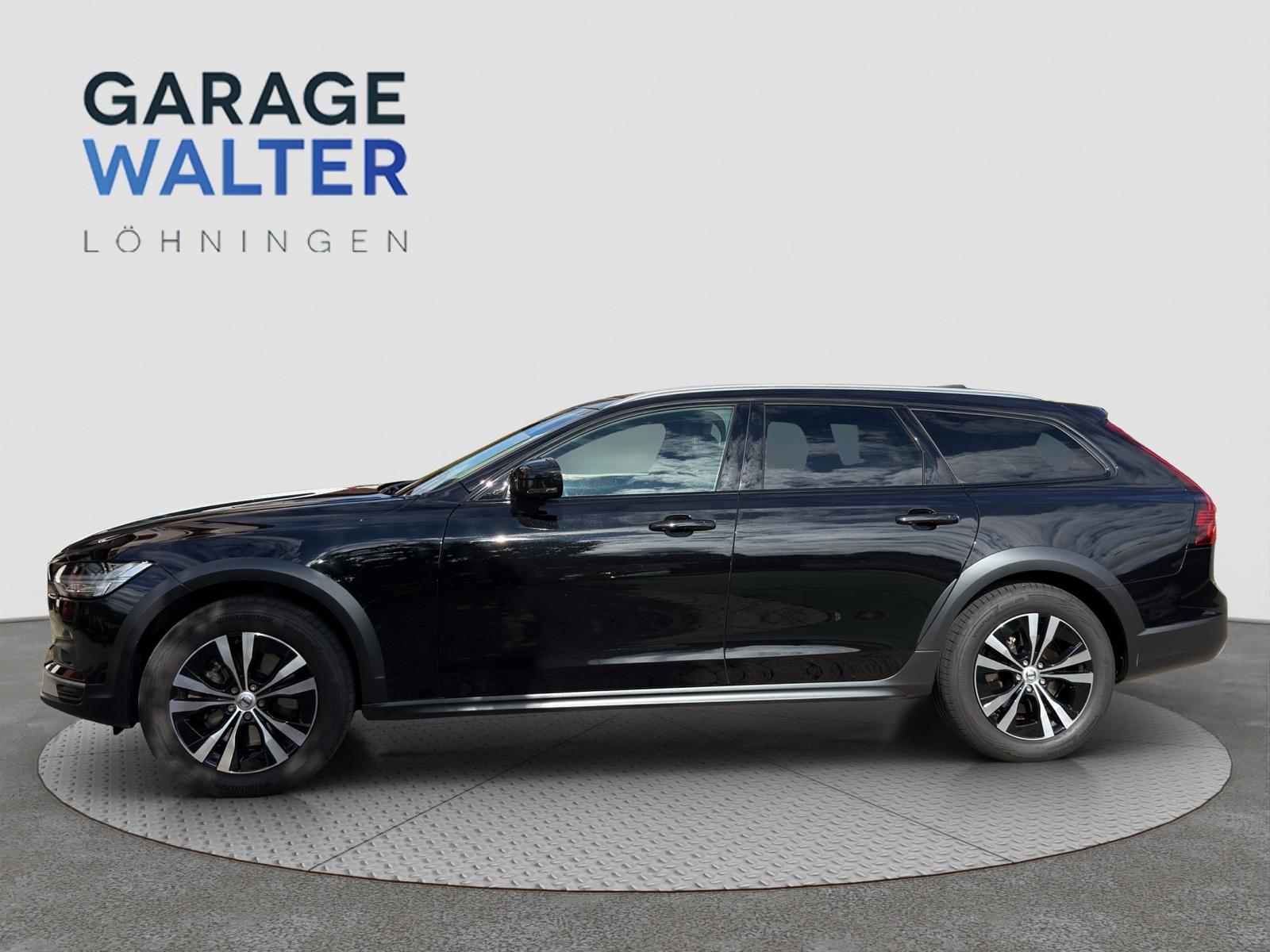 VOLVO V90 Cross Country B5 Diesel MHD Momentum AWD Geartronic-image-5