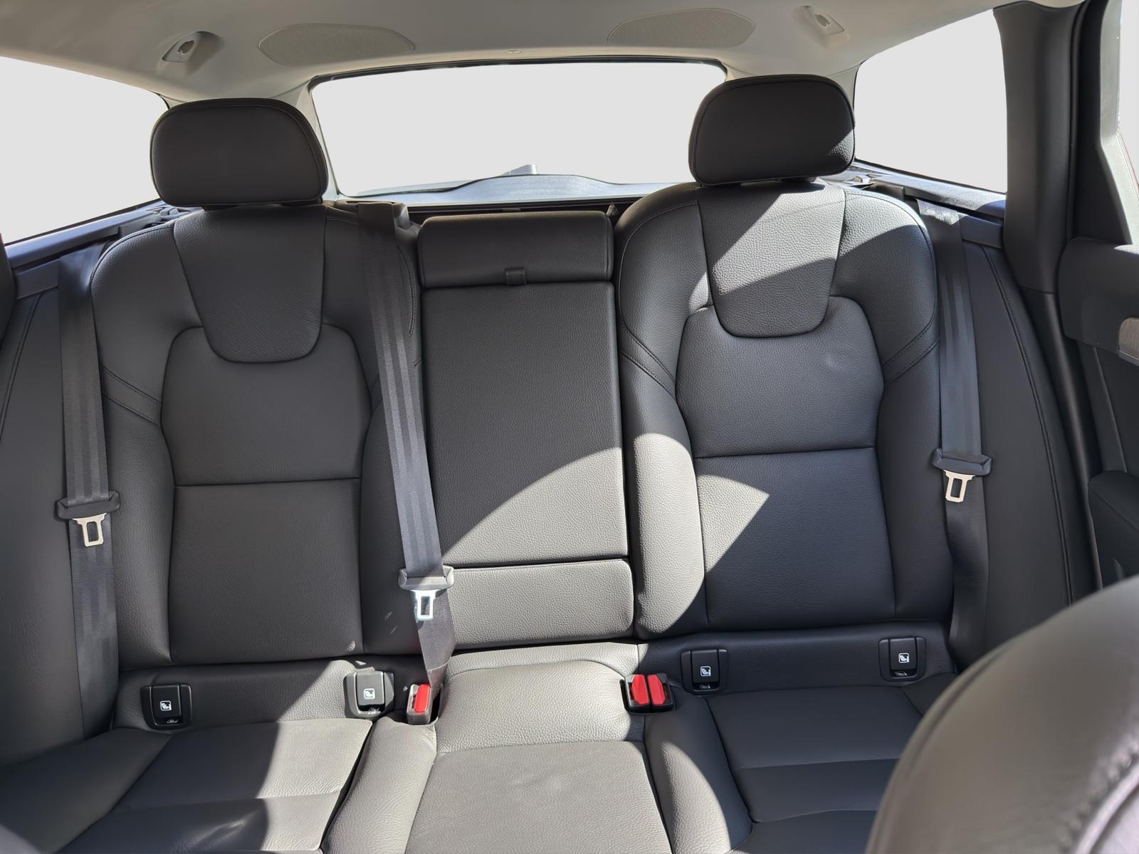 VOLVO V90 Cross Country B5 Diesel MHD Momentum AWD Geartronic-image-13