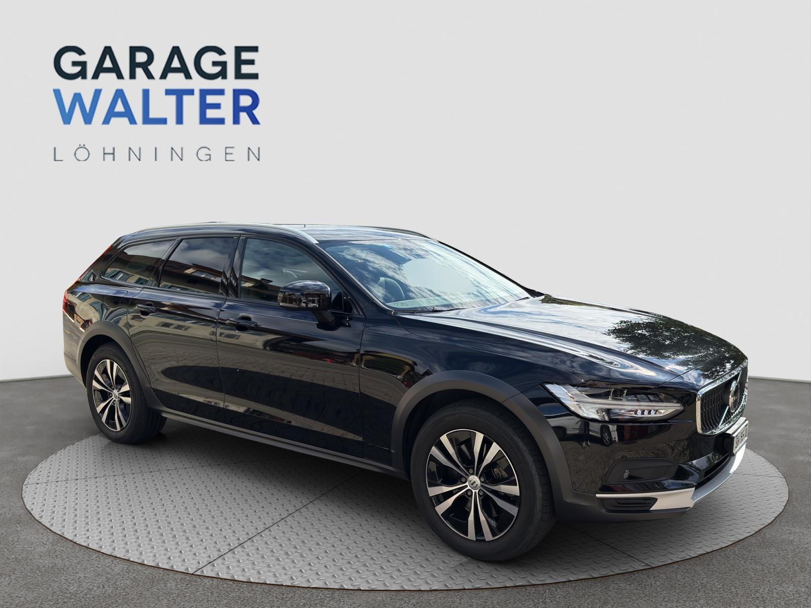 VOLVO V90 Cross Country B5 Diesel MHD Momentum AWD Geartronic-image-1