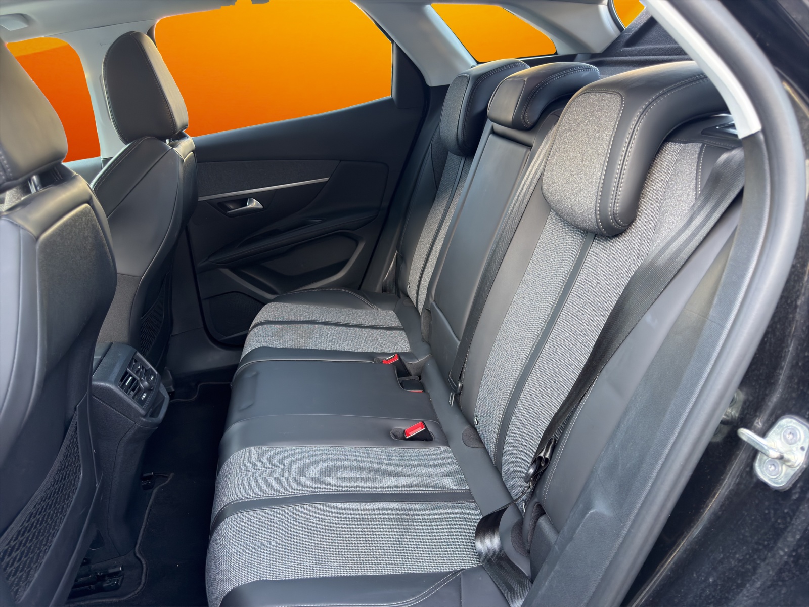 PEUGEOT 3008 1.6 THP Allure EAT-image-11