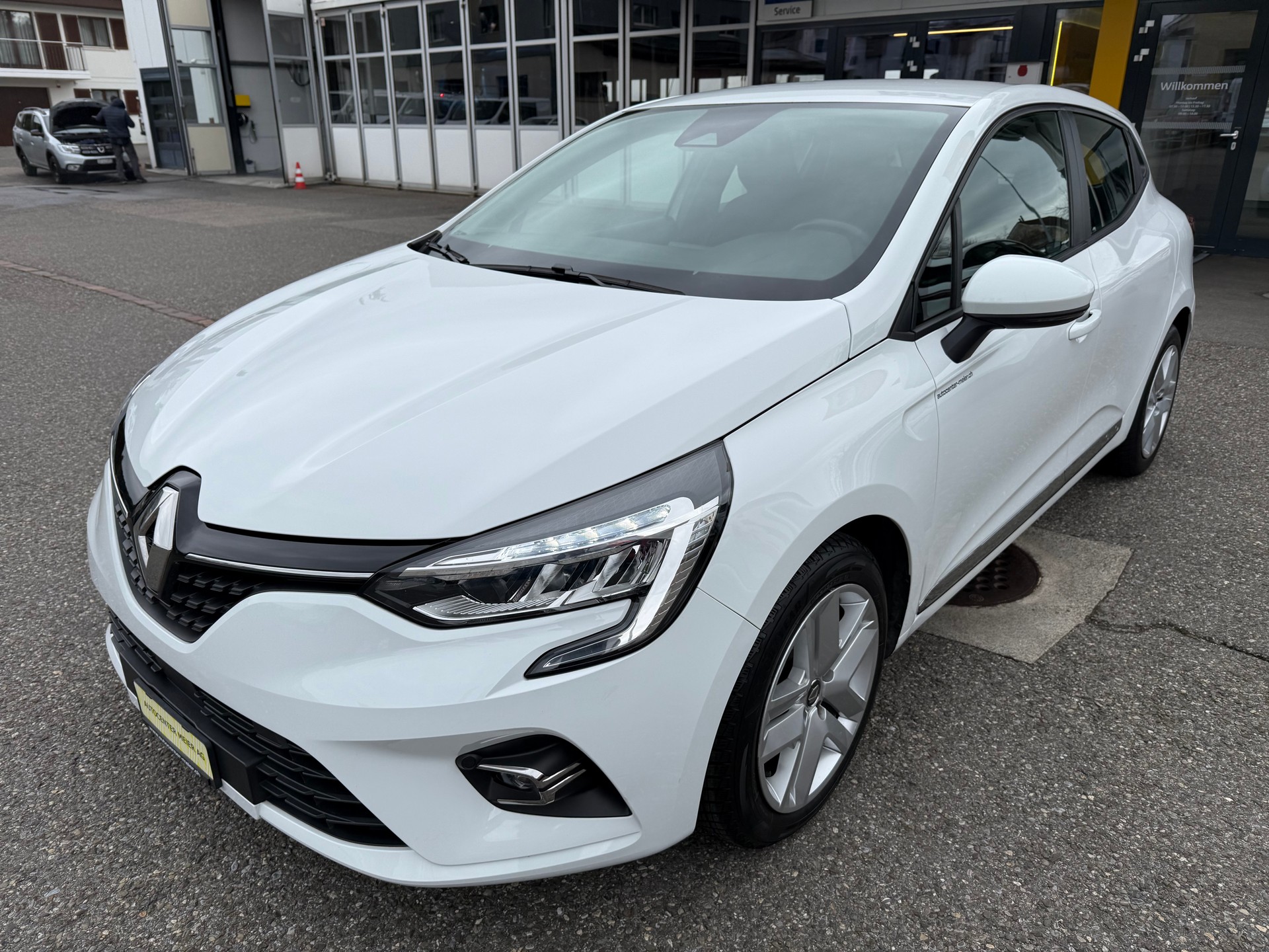 RENAULT Clio 1.0 Business-image-1