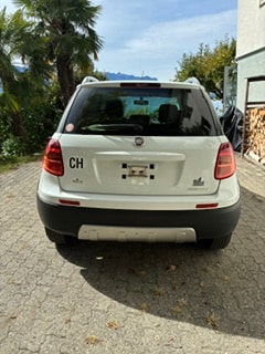 FIAT 2.0 JTD Emotion Freestyle-image-3