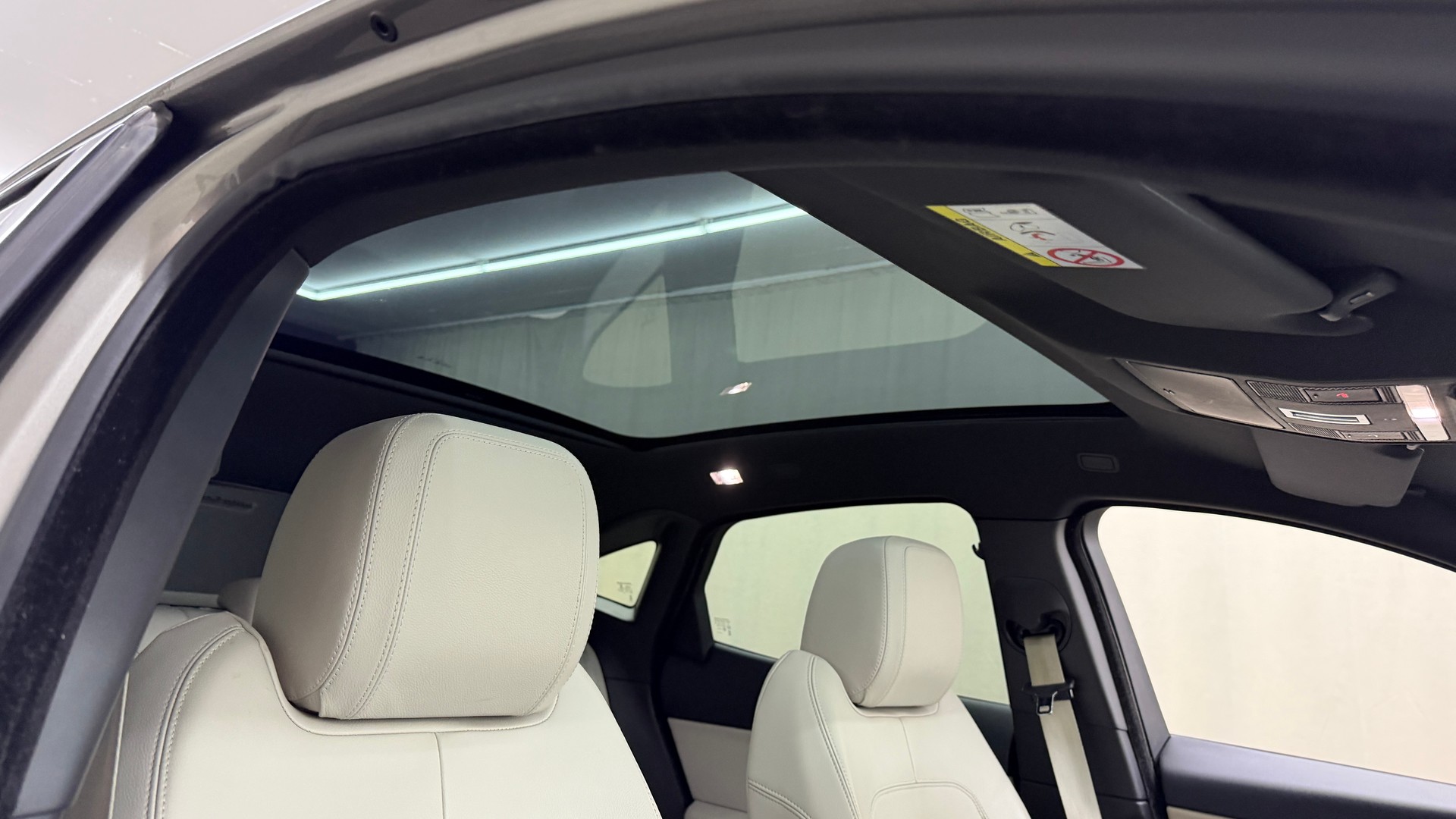 JAGUAR E-Pace 2.0d D240 R-Dynamic SE AWD Automatik-image-9