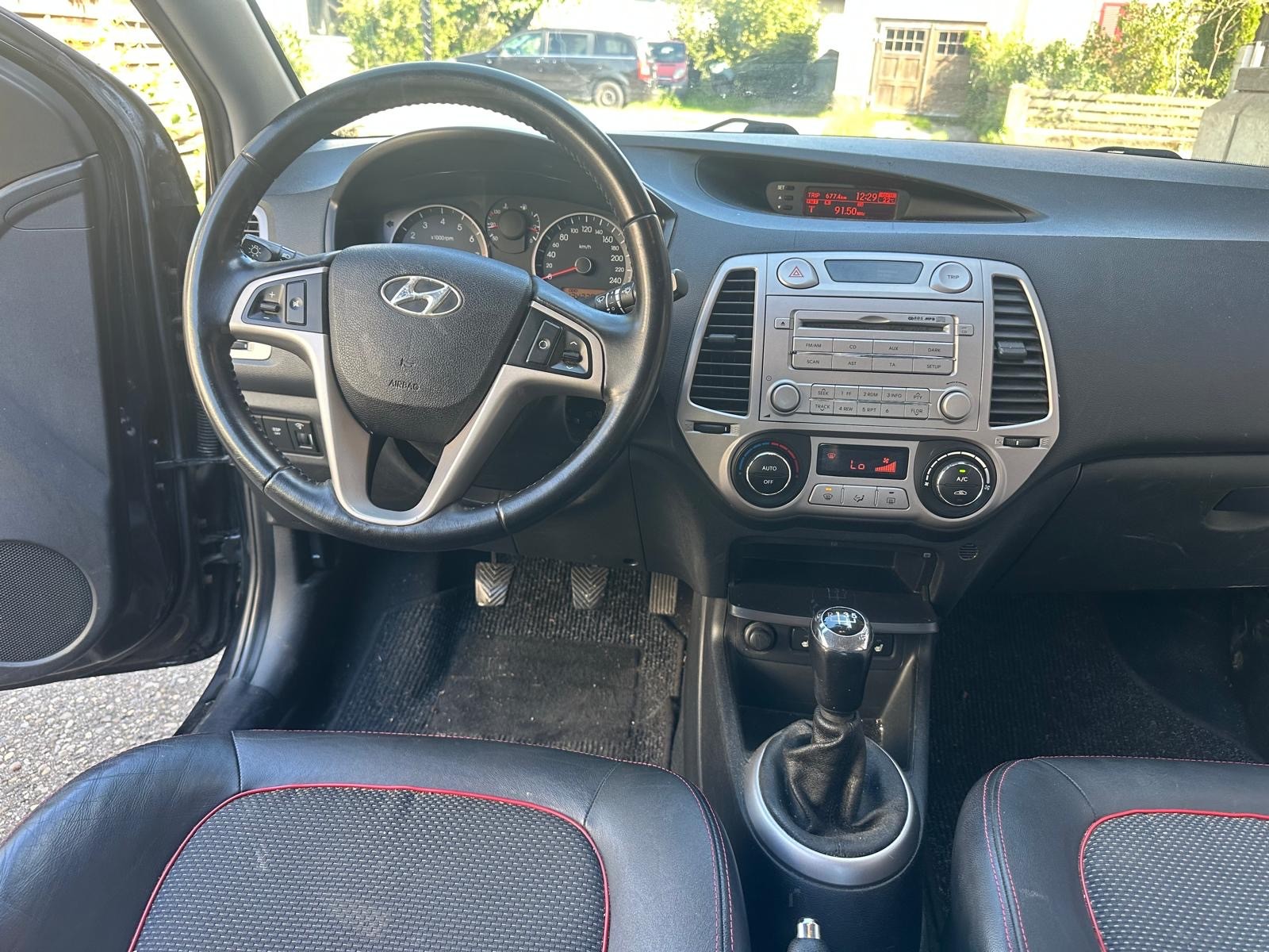 HYUNDAI i20 1.6 20th Anniversary Edition-image-6