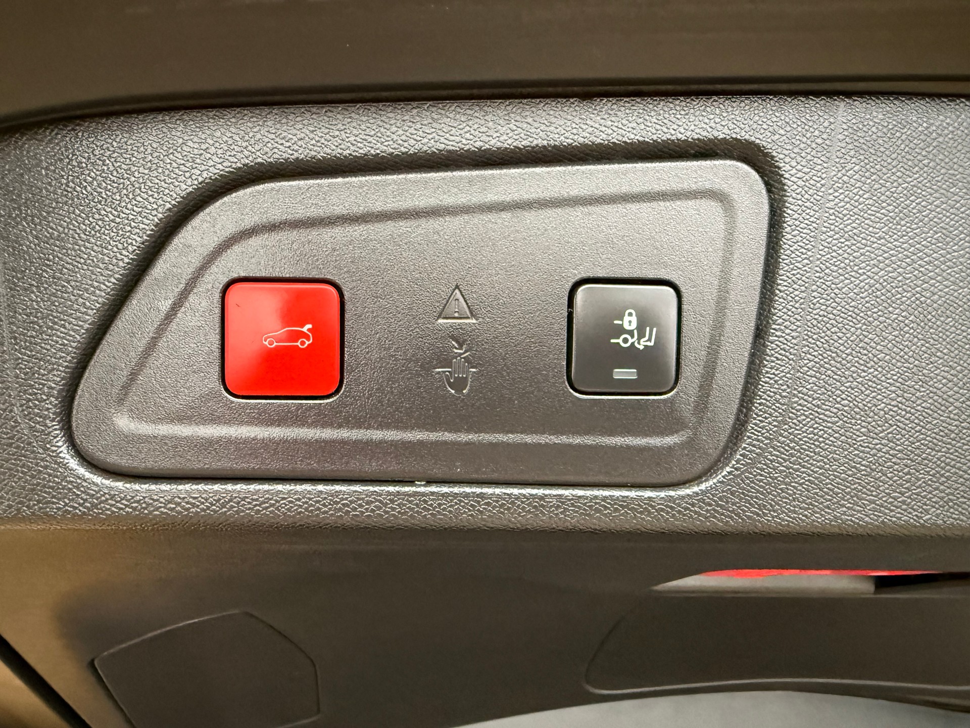 CITROEN C5 Aircross 1.6i PureTech Shine EAT8-image-16