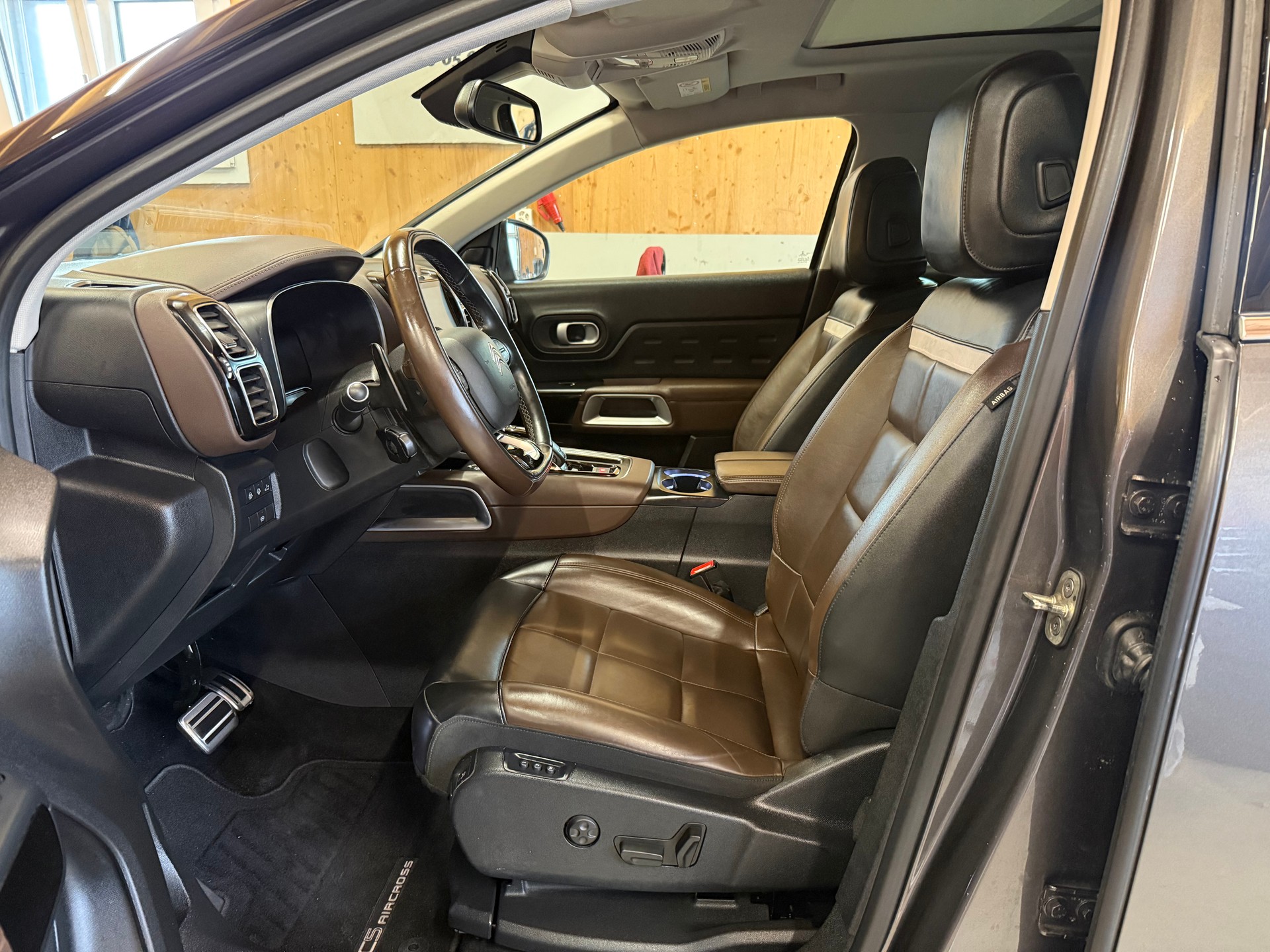 CITROEN C5 Aircross 1.6i PureTech Shine EAT8-image-6