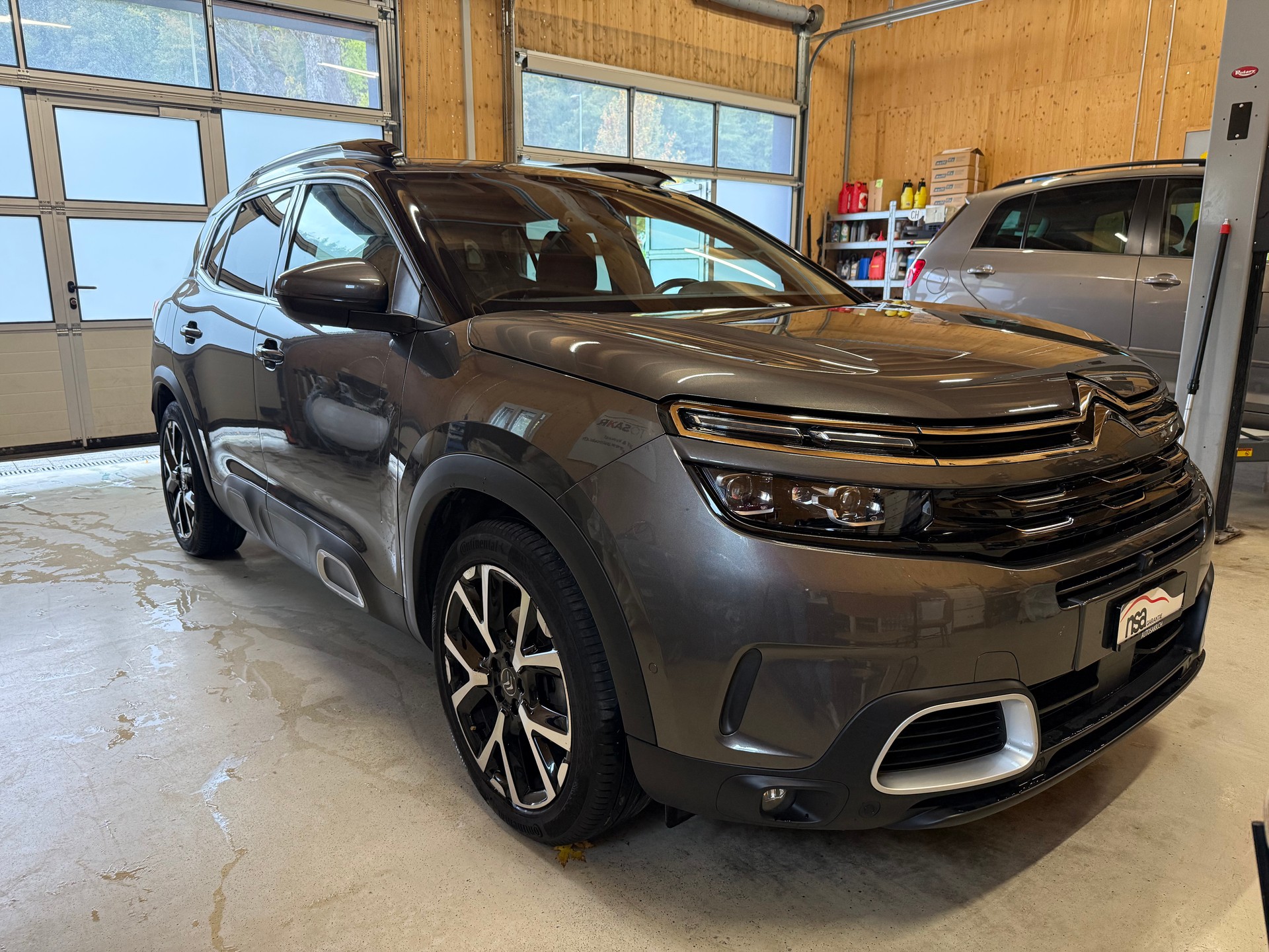CITROEN C5 Aircross 1.6i PureTech Shine EAT8-showroom-element-2