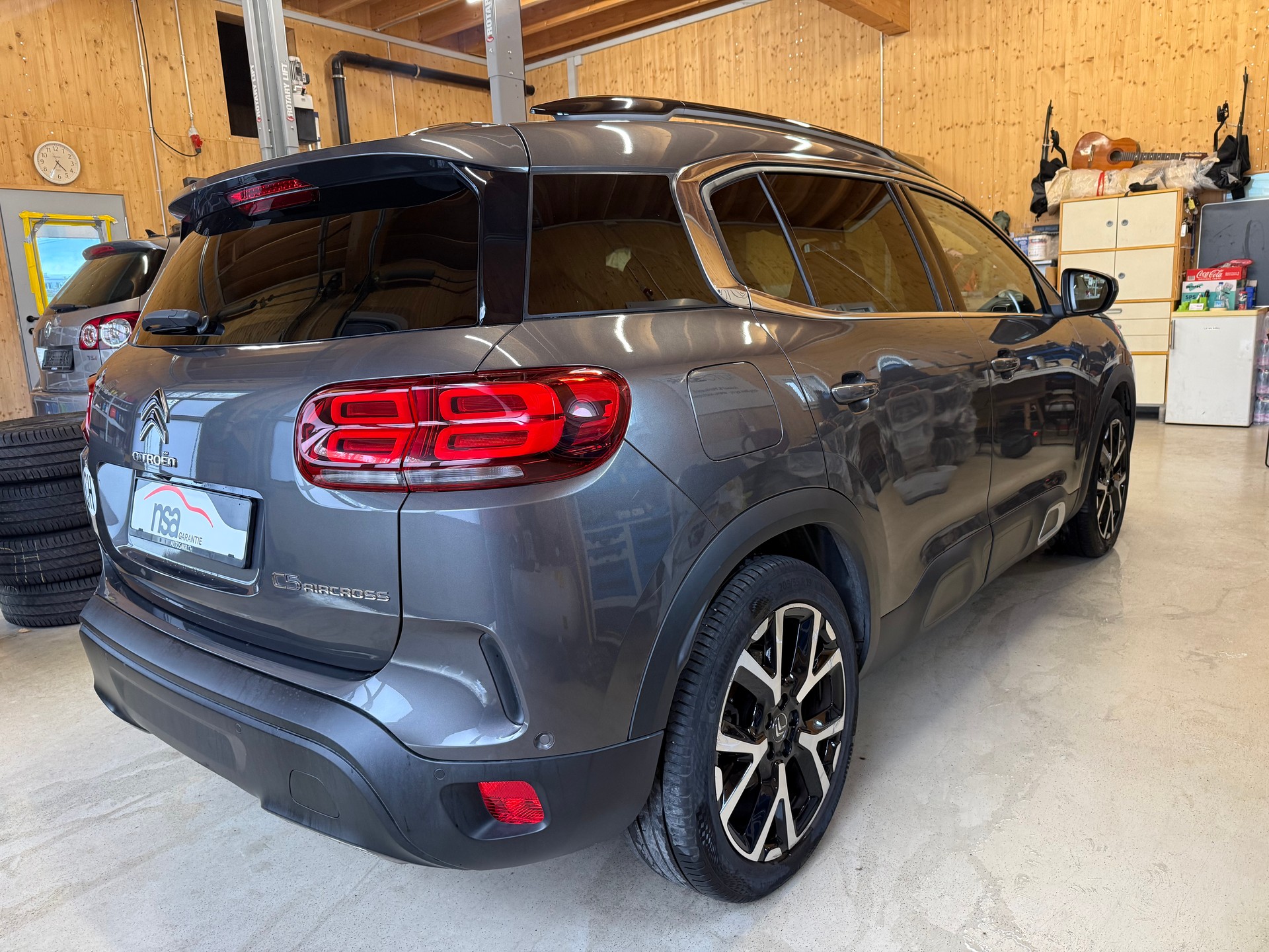 CITROEN C5 Aircross 1.6i PureTech Shine EAT8-showroom-element-3