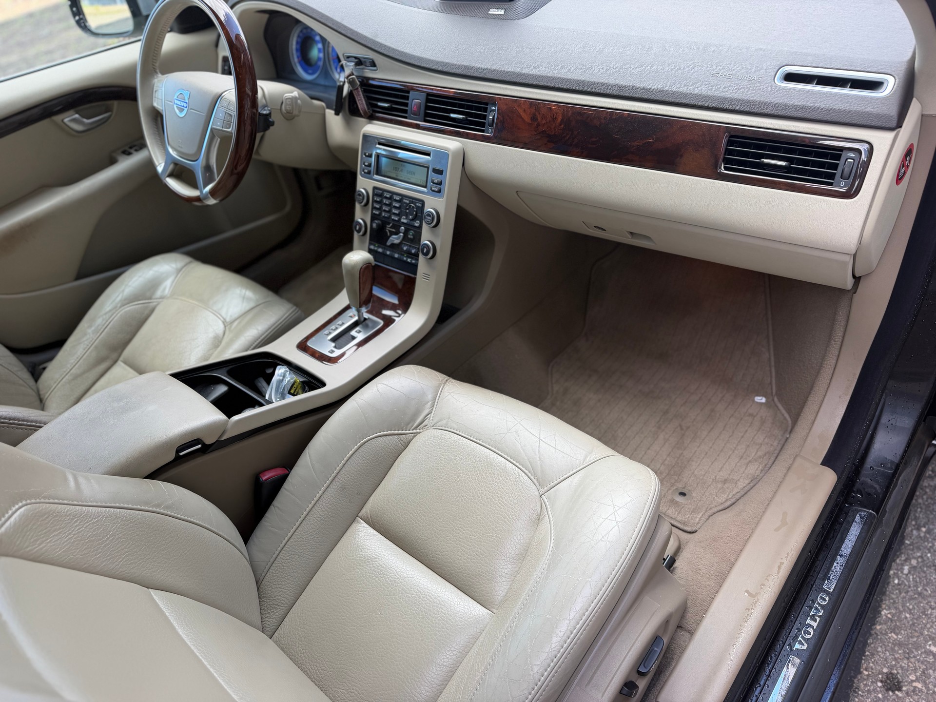 VOLVO V70 T6 AWD Summum Geartronic-image-14