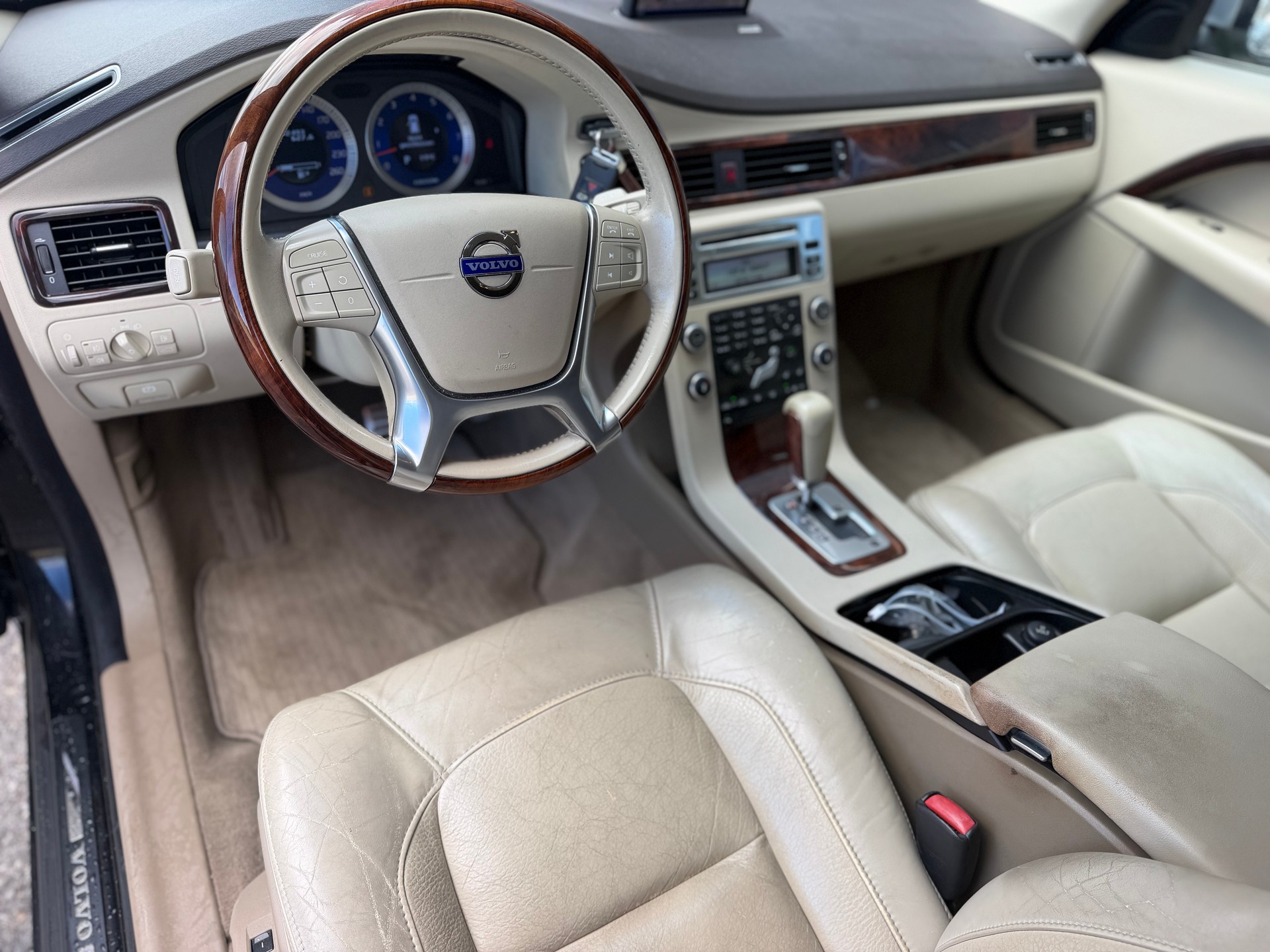 VOLVO V70 T6 AWD Summum Geartronic-image-17