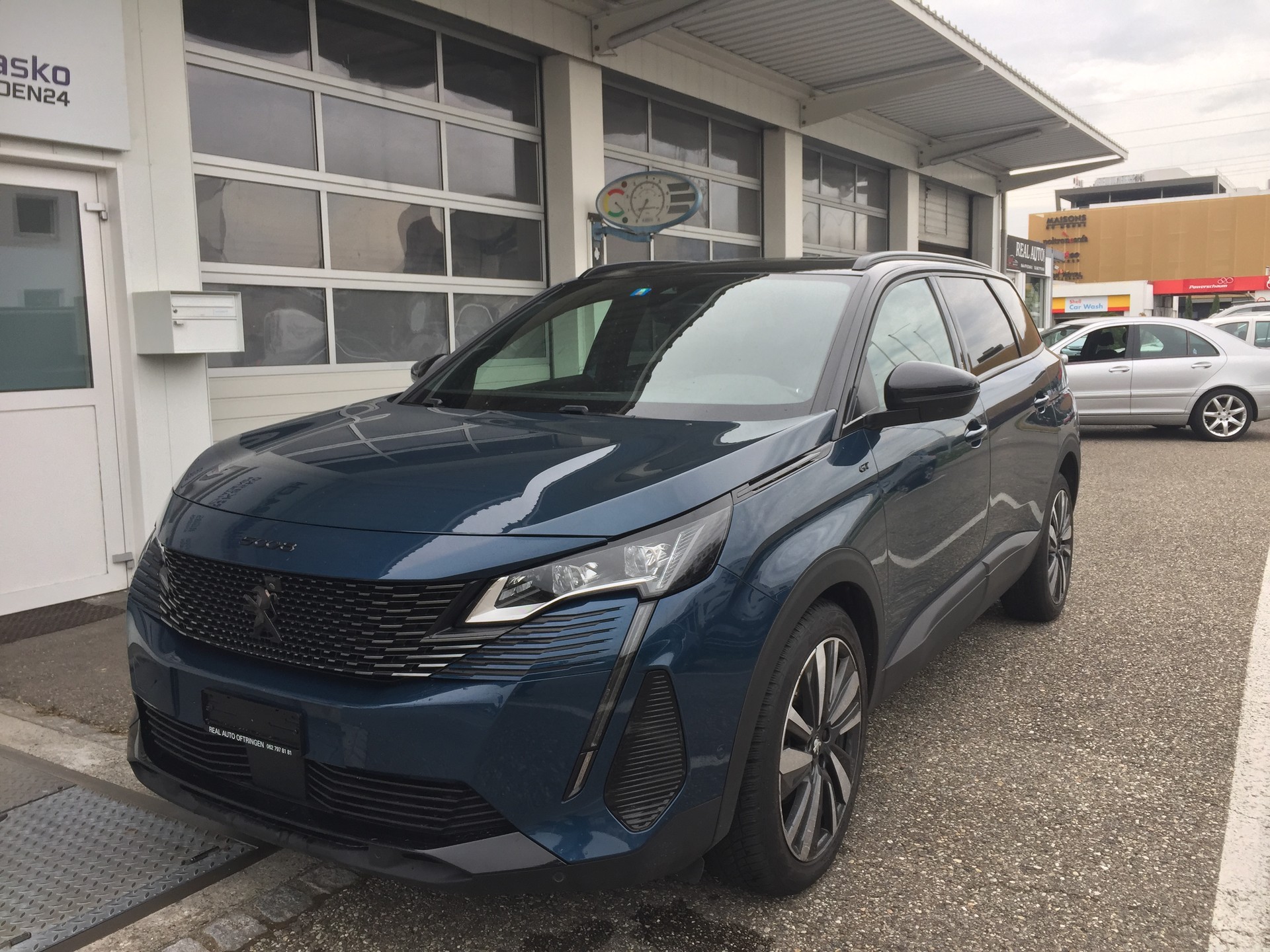 PEUGEOT 5008 1.6 Pure Tech GT Pack EAT8-image-2
