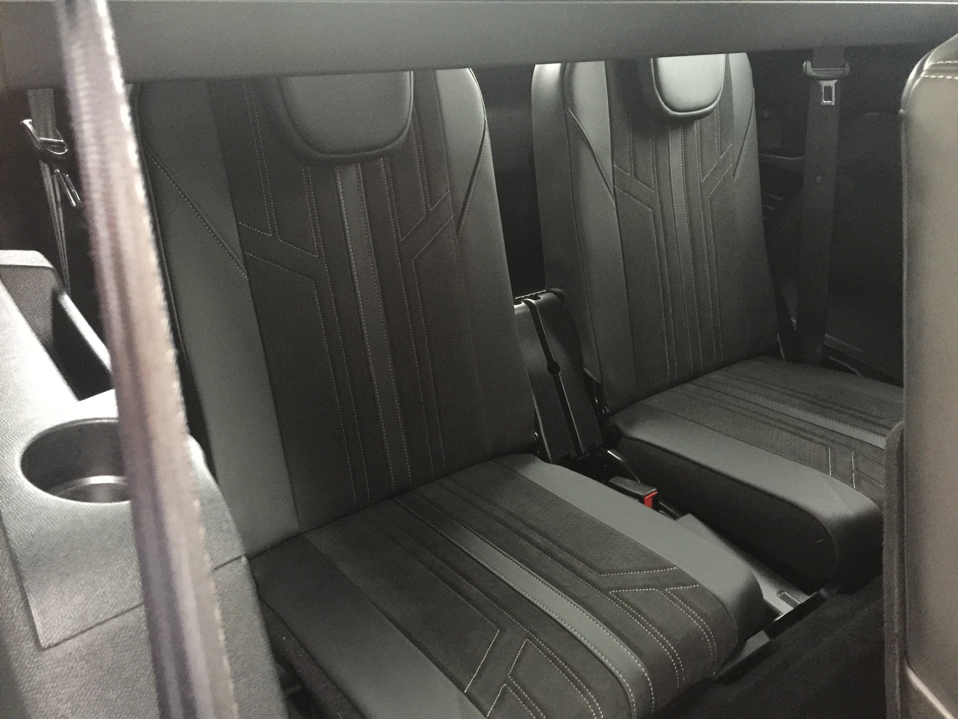 PEUGEOT 5008 1.6 Pure Tech GT Pack EAT8-image-9