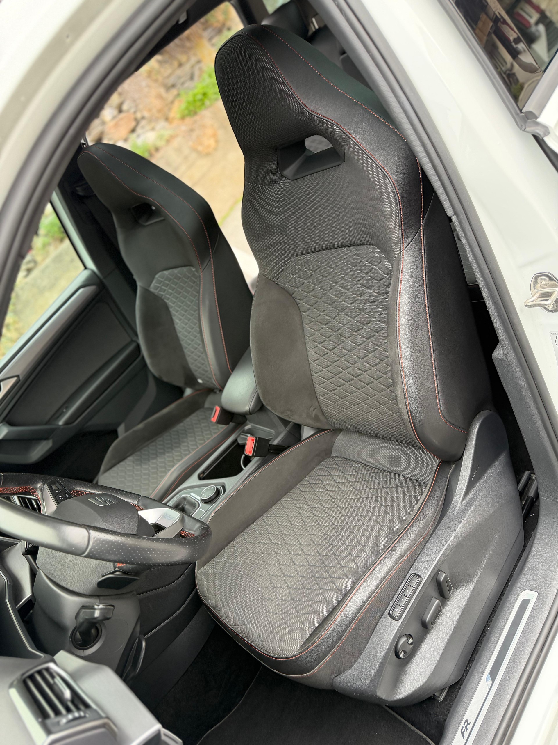 SEAT 2.0 TSI Hola FR 4Drive DSG-image-5