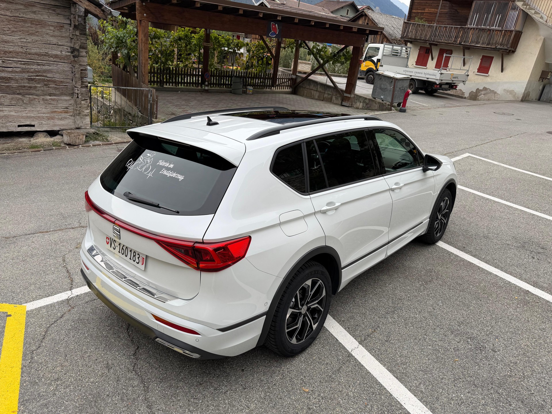 SEAT 2.0 TSI Hola FR 4Drive DSG-image-1