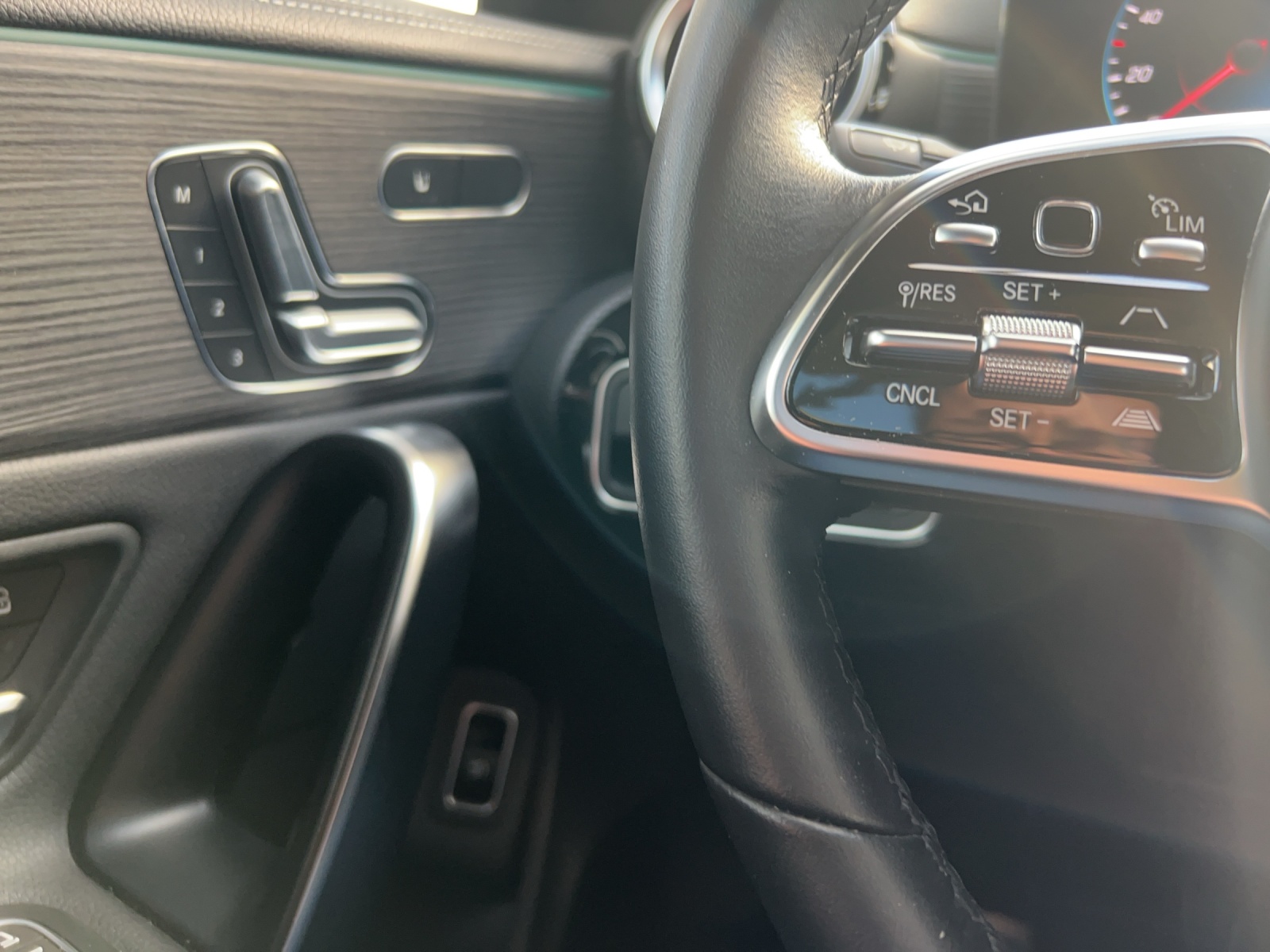 MERCEDES-BENZ CLA Shooting Brake 250 4Matic 7G-DCT Progressive-image-12