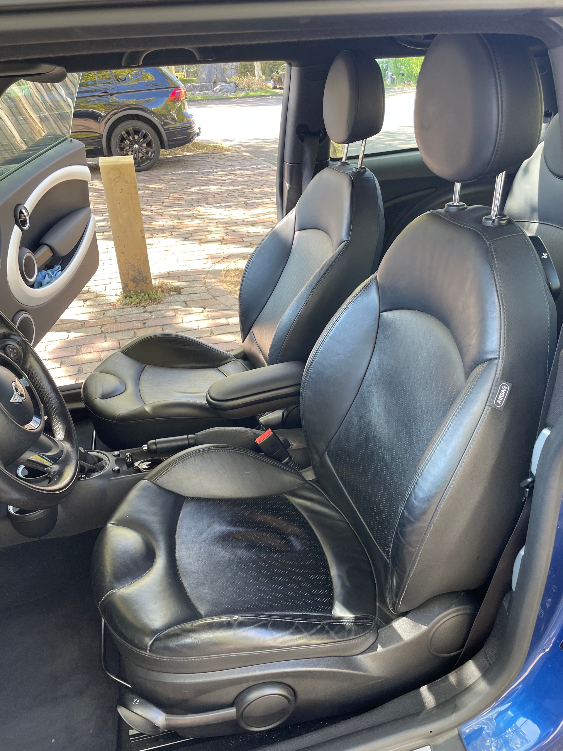 MINI 1.6i Cooper-image-5
