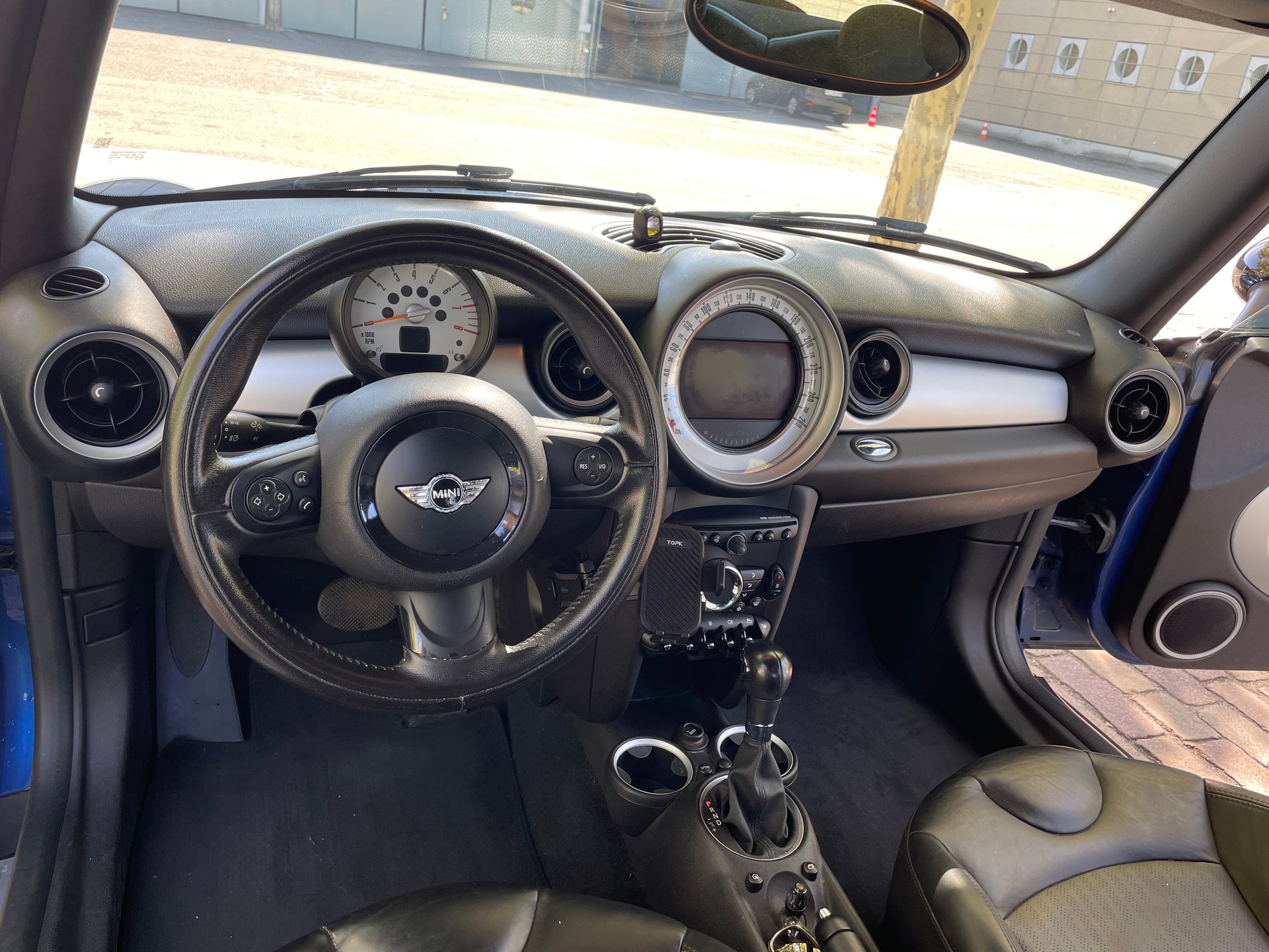 MINI 1.6i Cooper-image-4