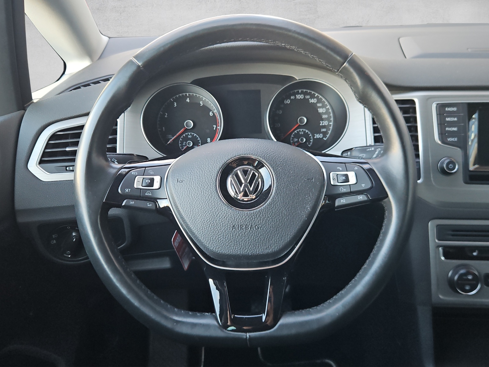 VW Golf Sportsvan 1.4 TSI 150 Comfortline DSG*ab Service/MFK*8- Fach Räder*Xenon*Alcantara*-image-9