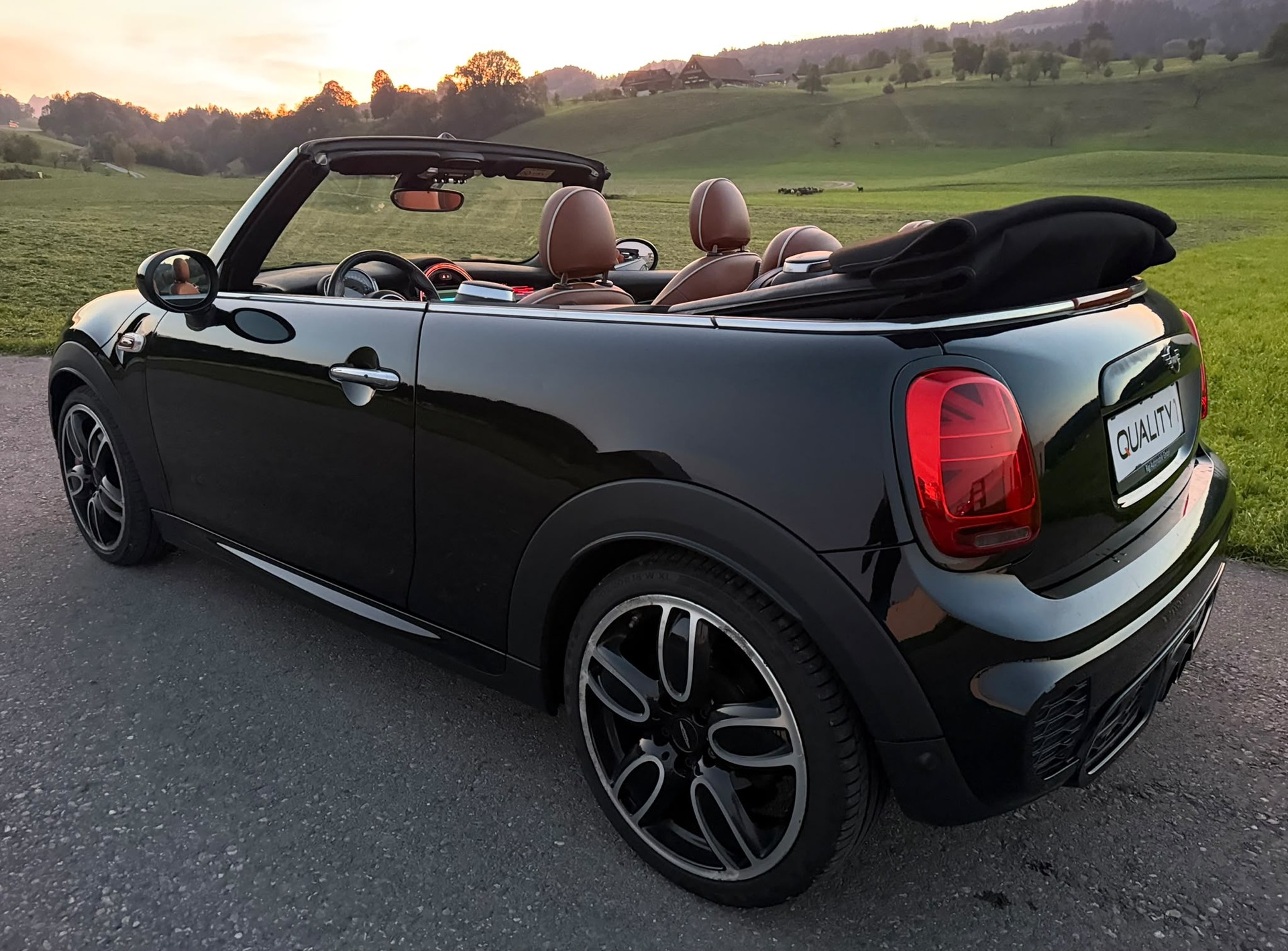 MINI Cooper John Cooper Works Cabriolet Steptronic-image-3