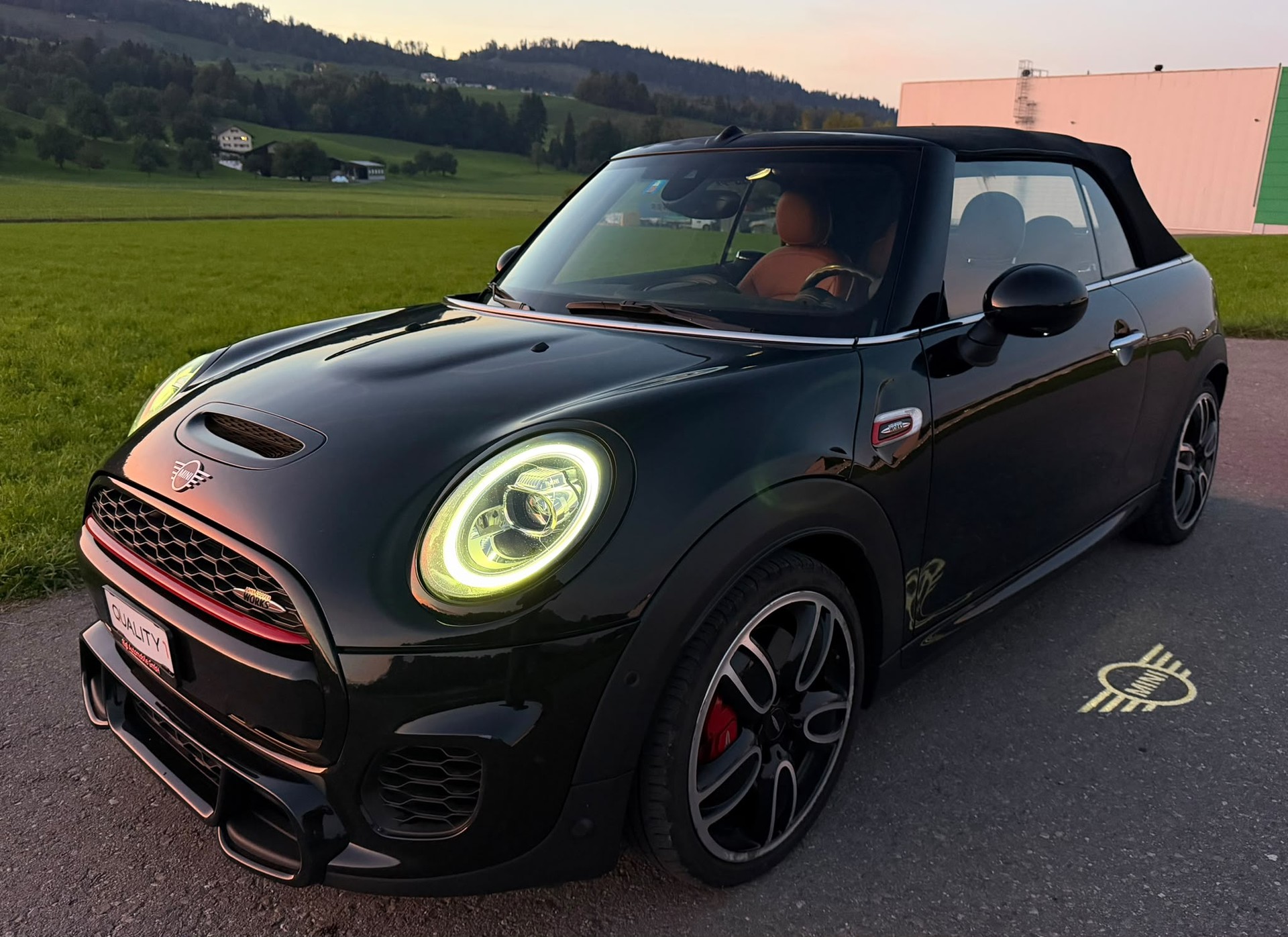MINI Cooper John Cooper Works Cabriolet Steptronic-image-1