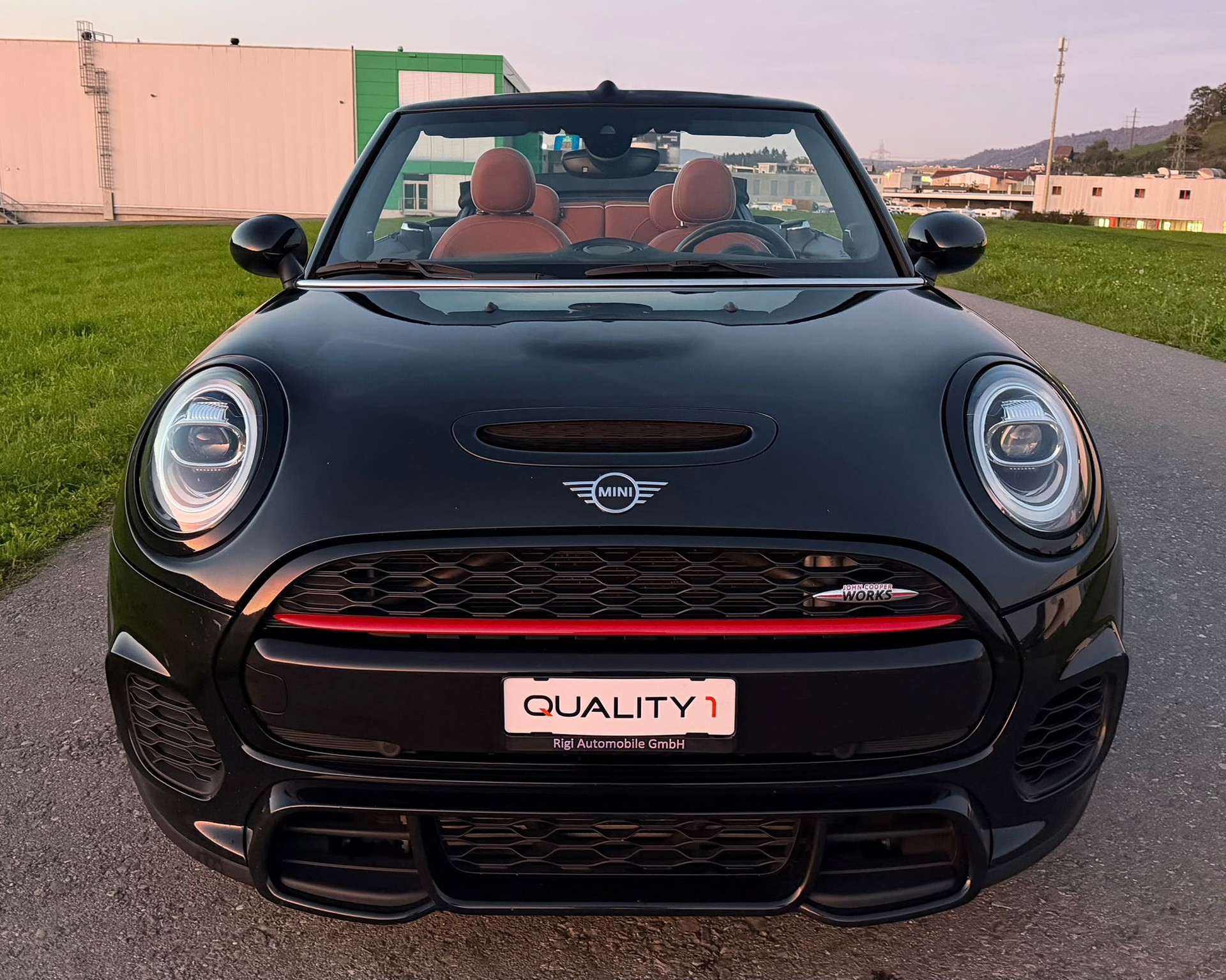 MINI Cooper John Cooper Works Cabriolet Steptronic-image-6