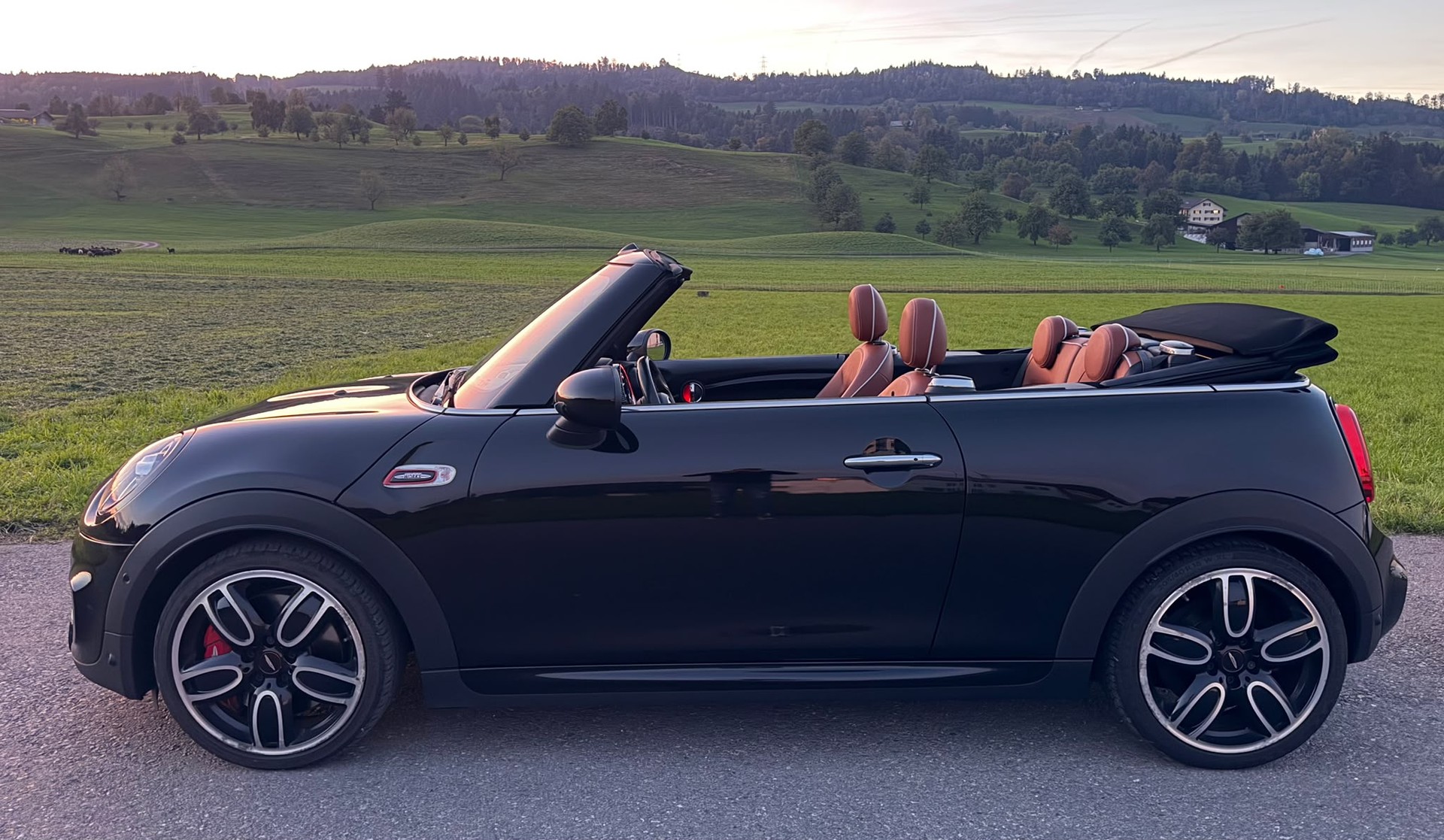 MINI Cooper John Cooper Works Cabriolet Steptronic-image-2
