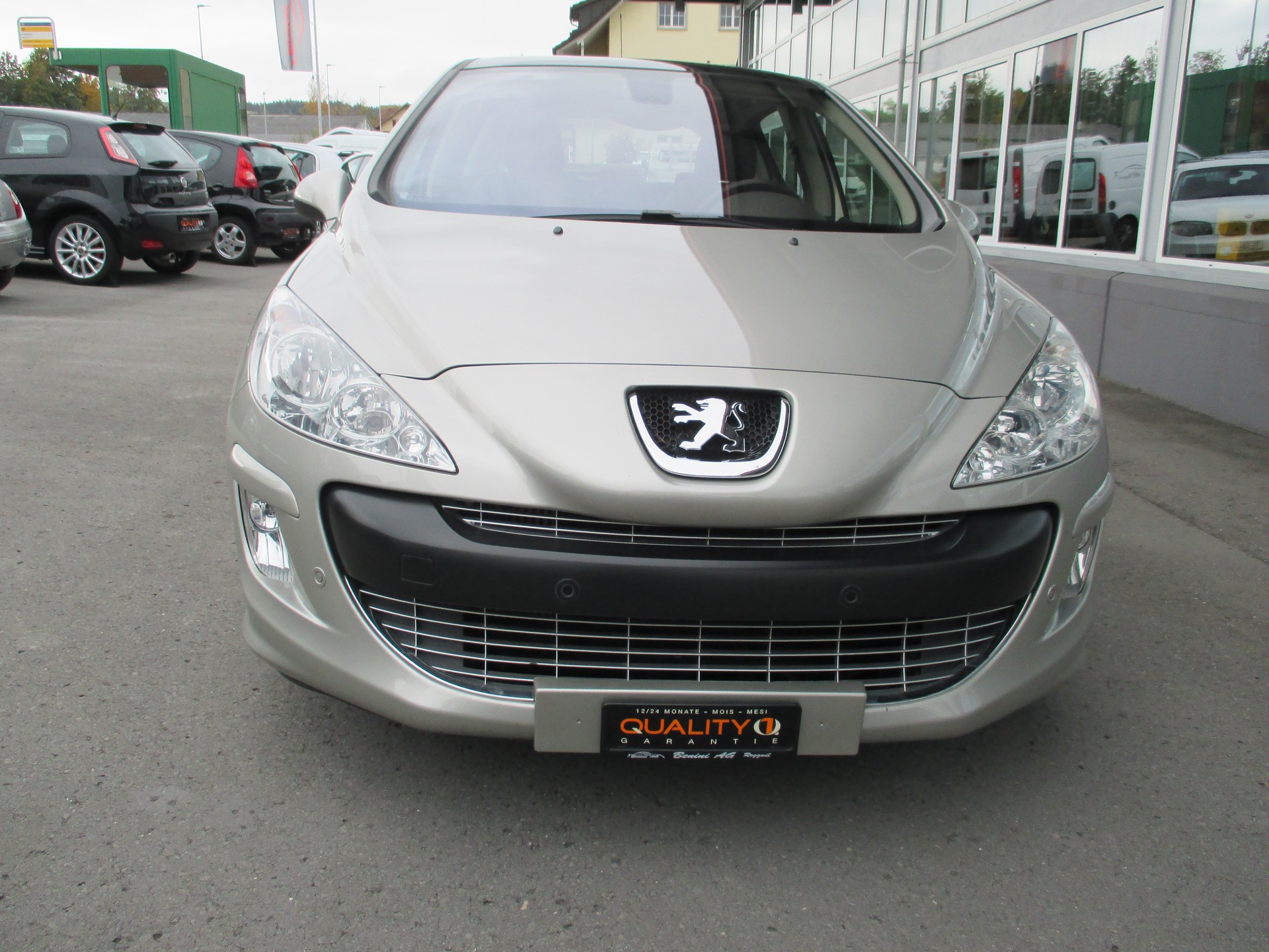 PEUGEOT 308 1.6 16V T XSI Automatic-image-1