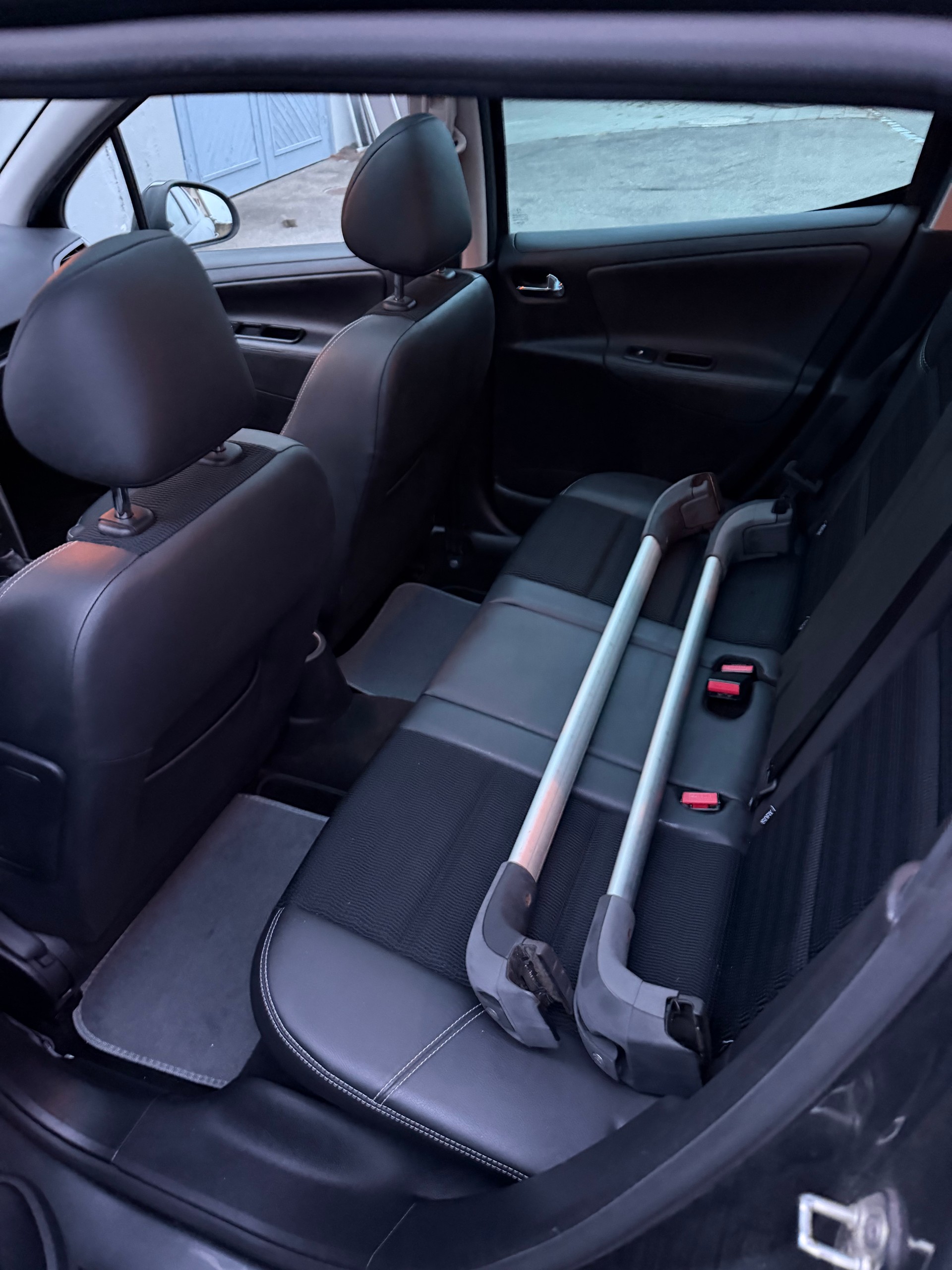 PEUGEOT 207 SW 1.6 16V Allure-image-13