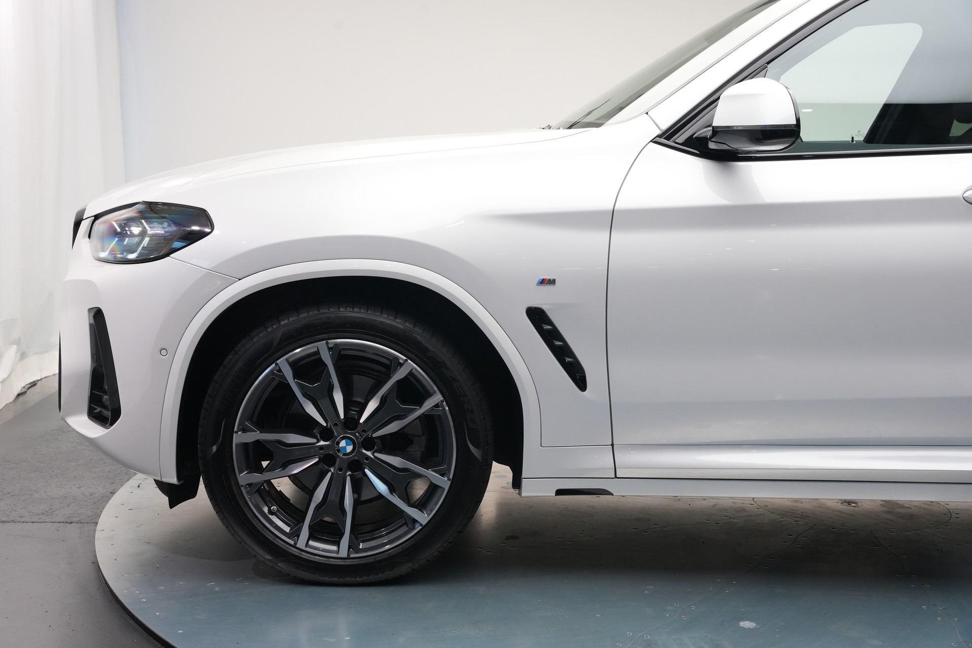 BMW X3 xDrive 48V 20d M Sport *CH-Fahrzeug* *Carbon* *Panorama* *AHK*-image-46