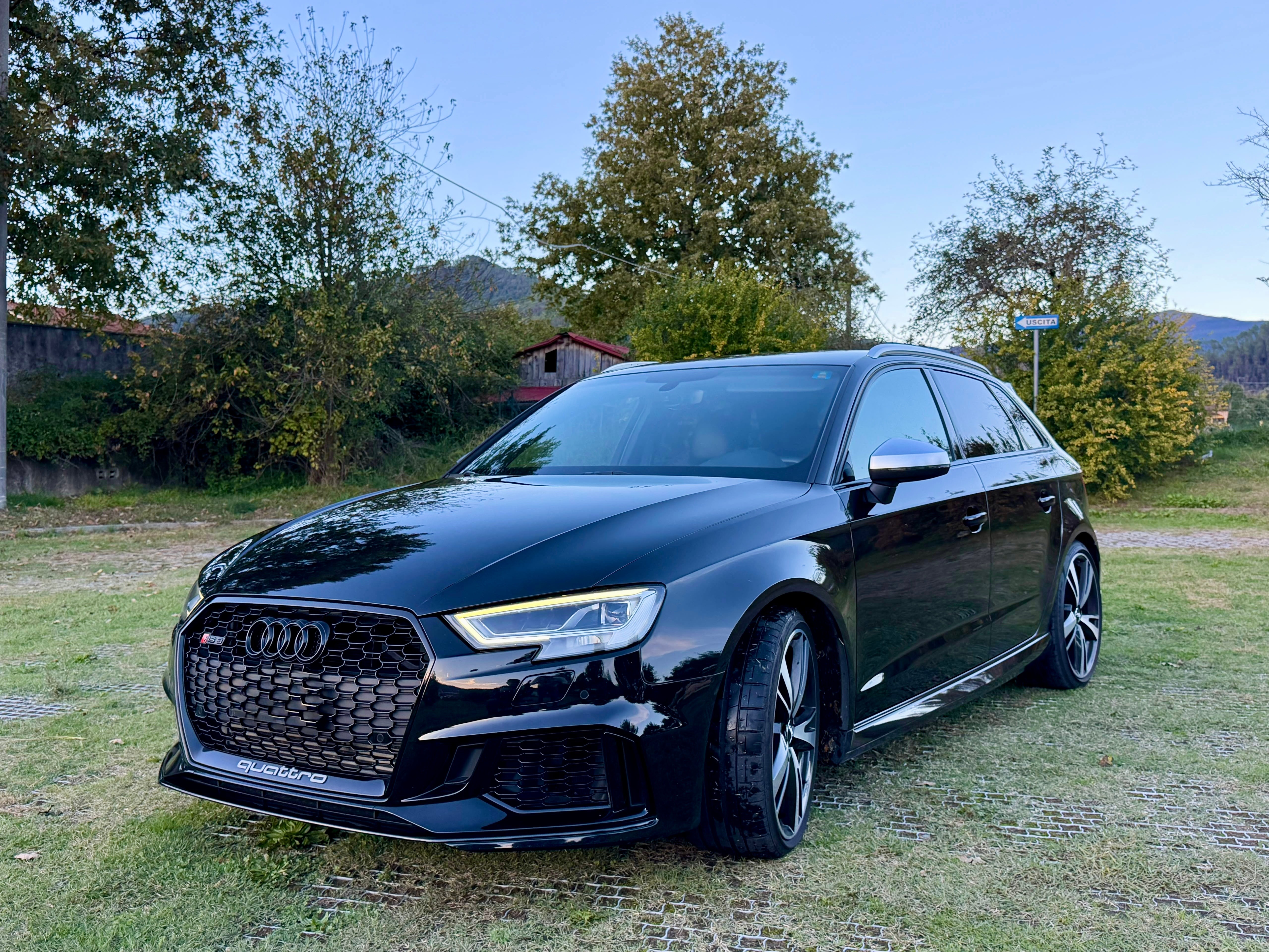 Car photo