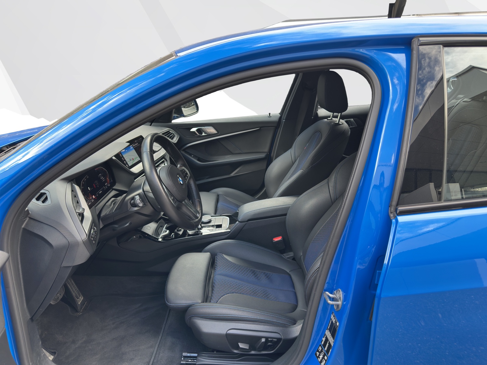 BMW 120d xDrive-image-8