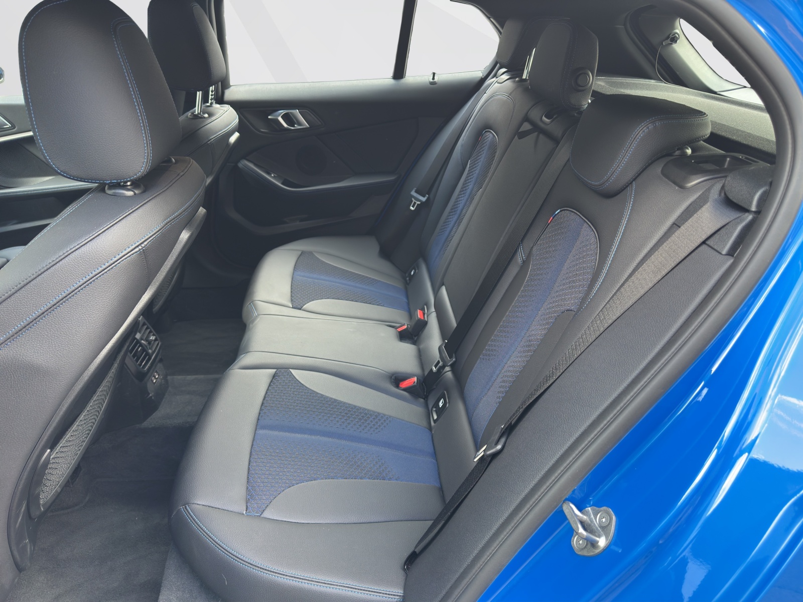 BMW 120d xDrive-image-13