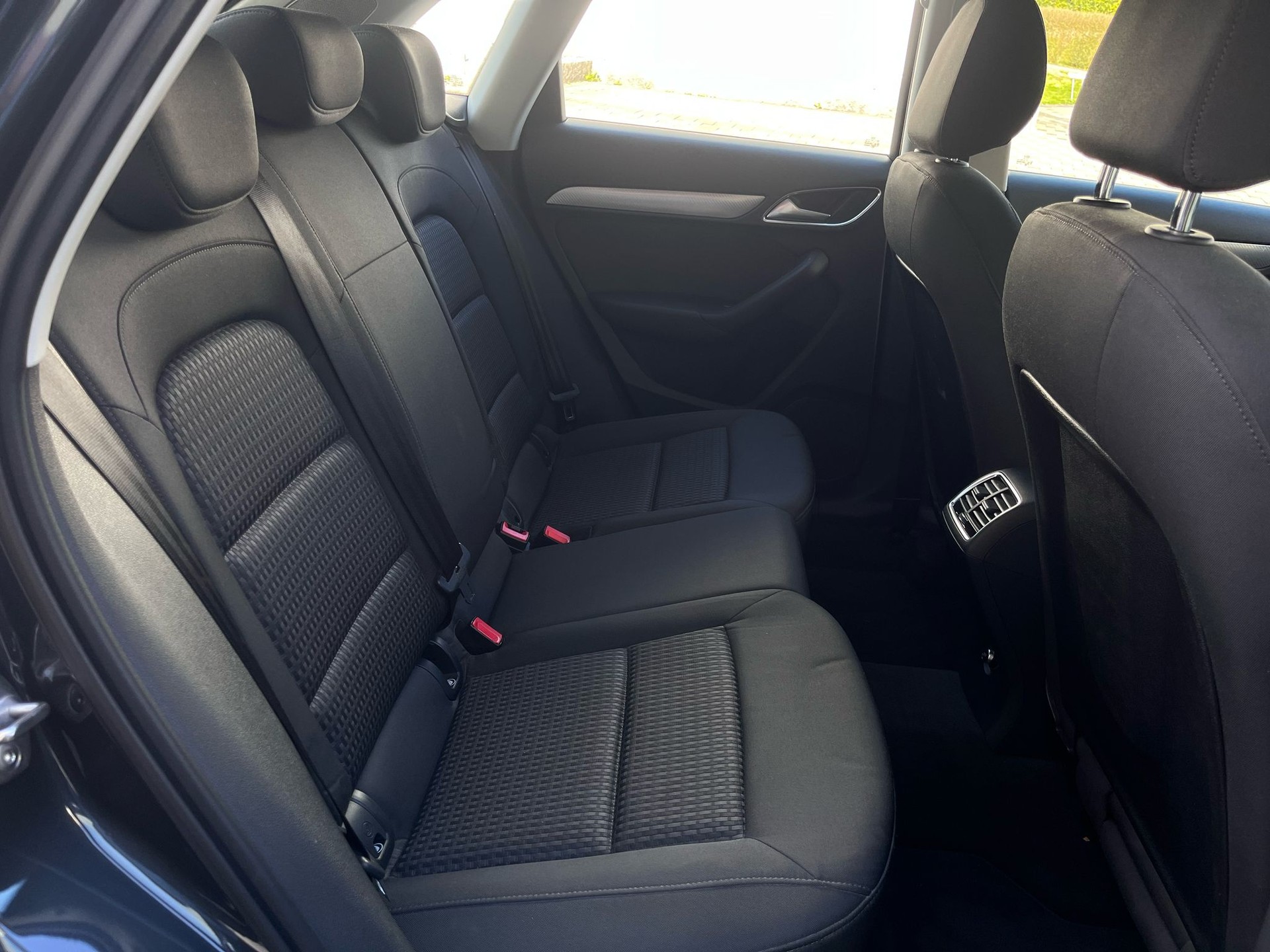 AUDI Q3 2.0 TFSI design quattro S-tronic 8x Alu 12Mt Gara-image-11