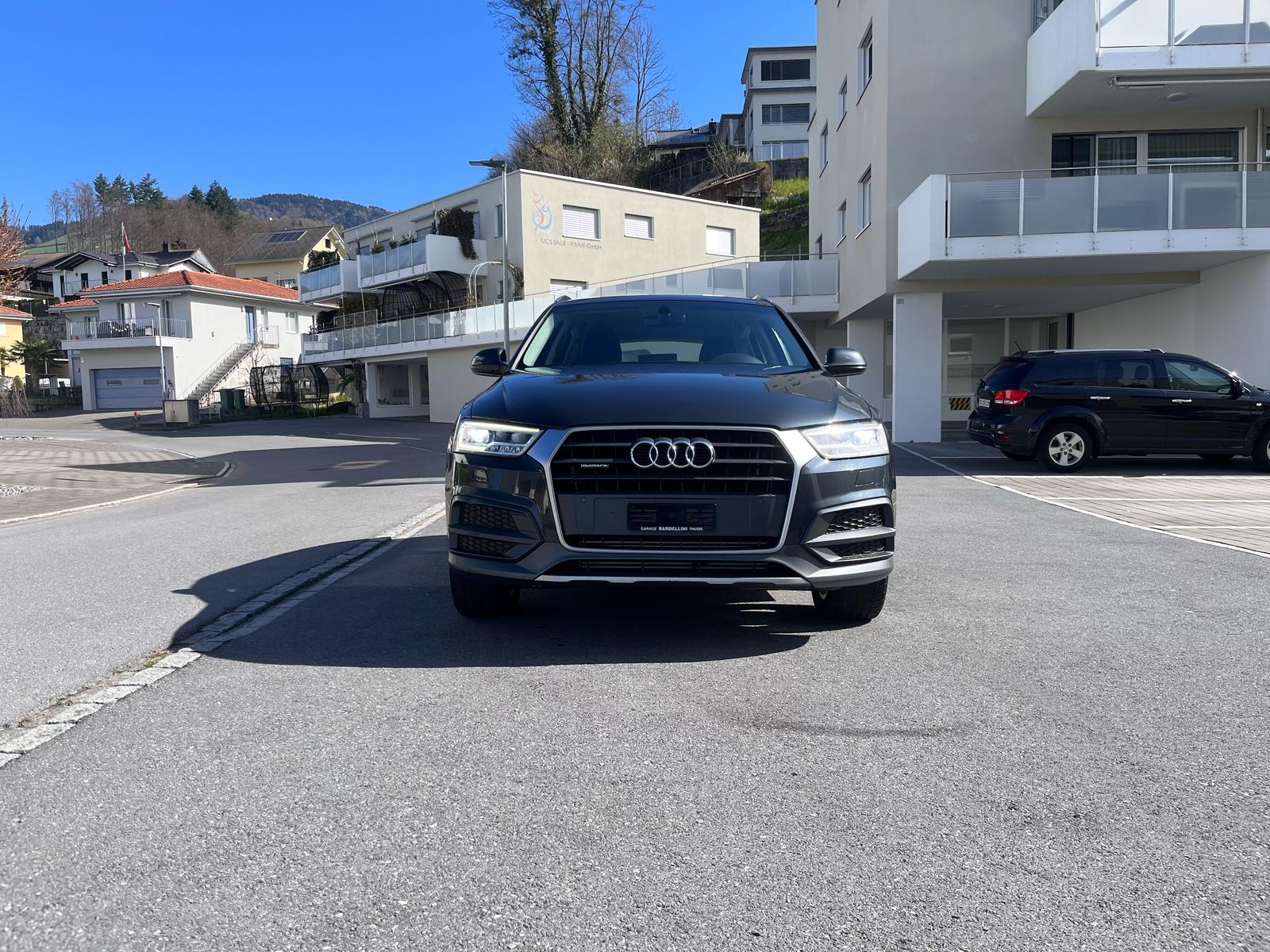 AUDI Q3 2.0 TFSI design quattro S-tronic 8x Alu 12Mt Gara-showroom-element-2