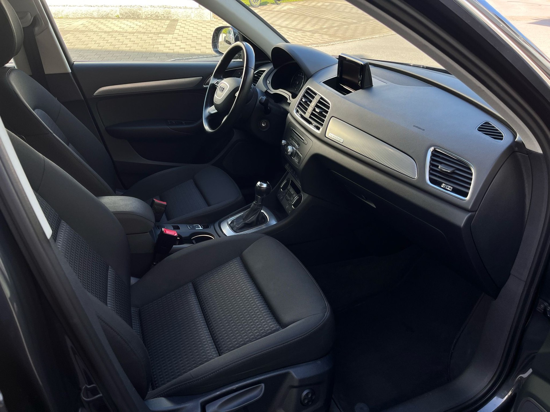 AUDI Q3 2.0 TFSI design quattro S-tronic 8x Alu 12Mt Gara-image-12