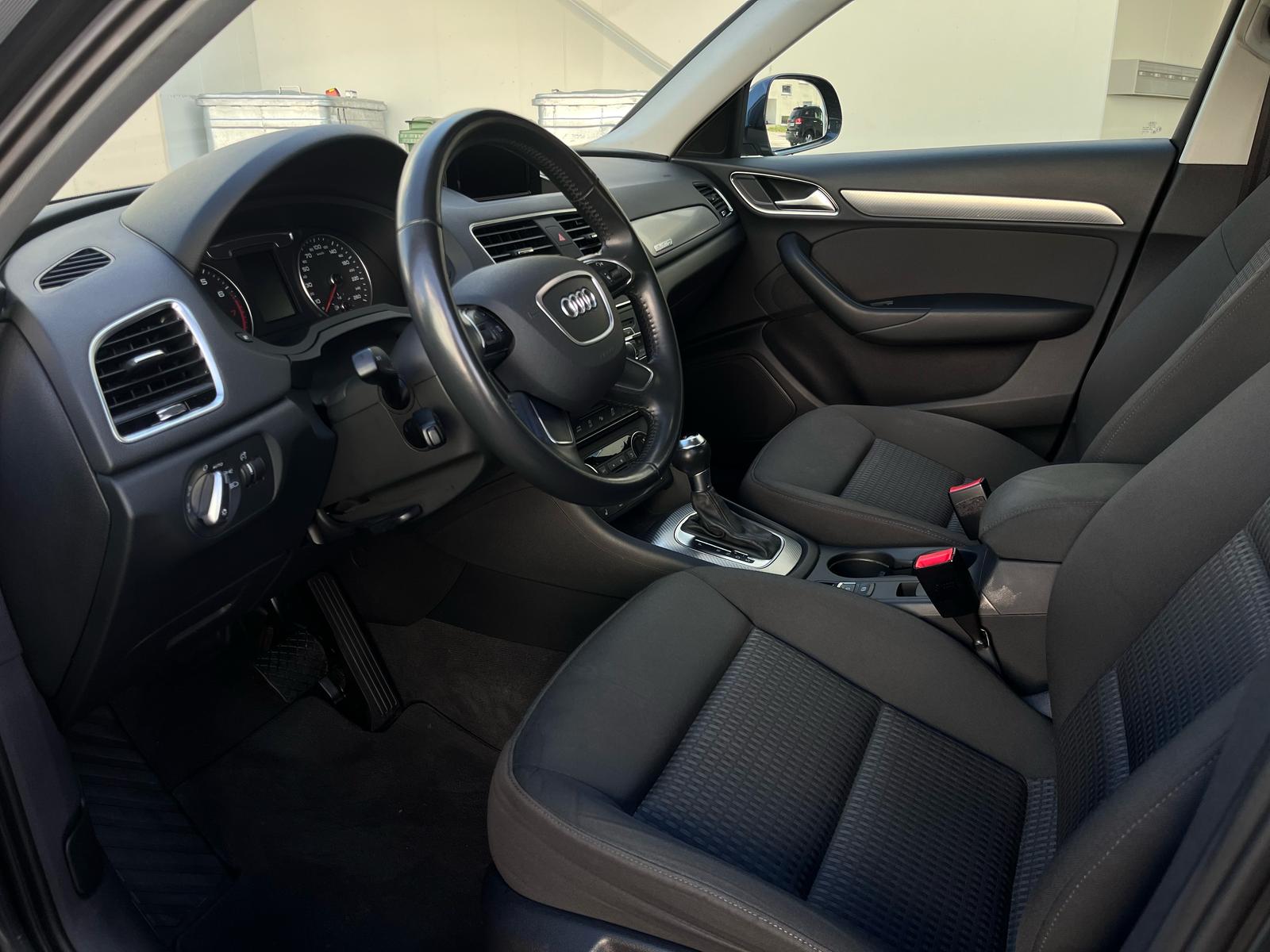 AUDI Q3 2.0 TFSI design quattro S-tronic 8x Alu 12Mt Gara-image-8