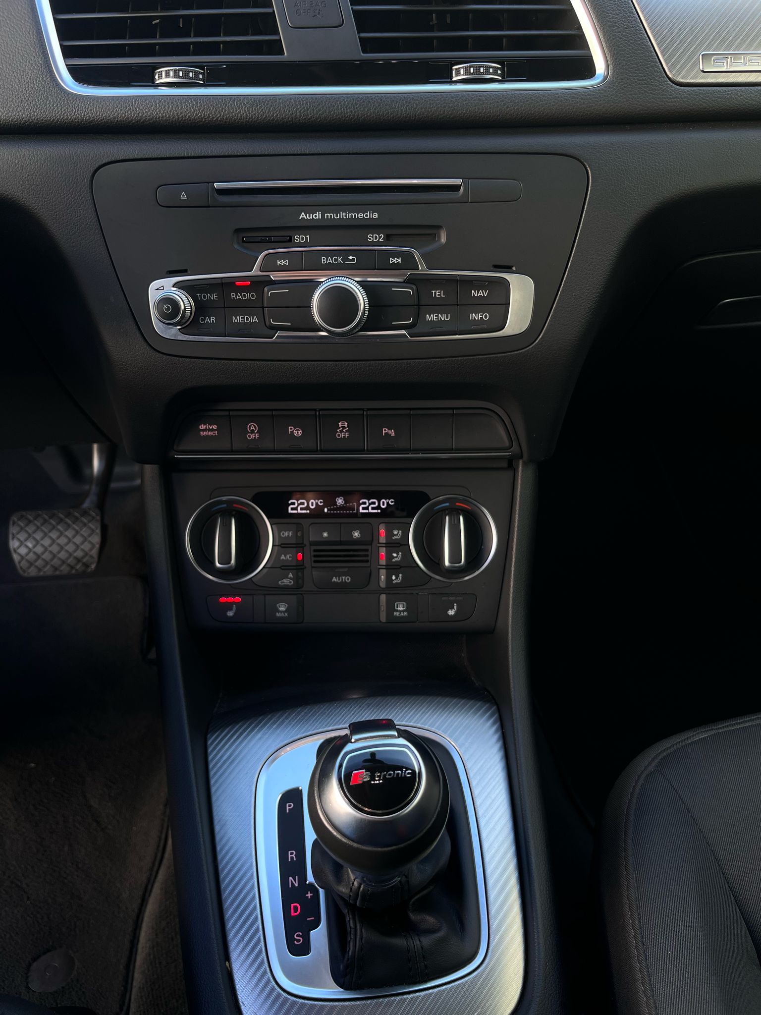 AUDI Q3 2.0 TFSI design quattro S-tronic 8x Alu 12Mt Gara-image-17