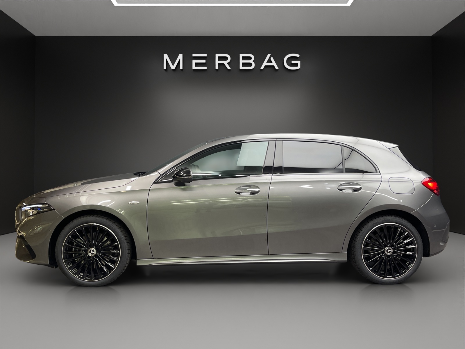 MERCEDES-BENZ A 250 e EQ Star 8G-DCT-image-2