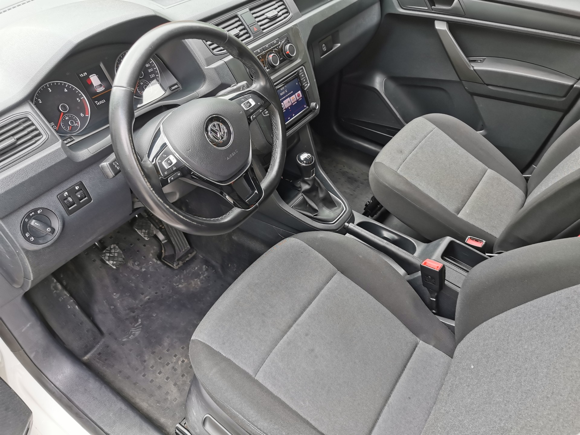 VW Caddy 2.0TDI 4Motion BlueMotion Technology-image-8