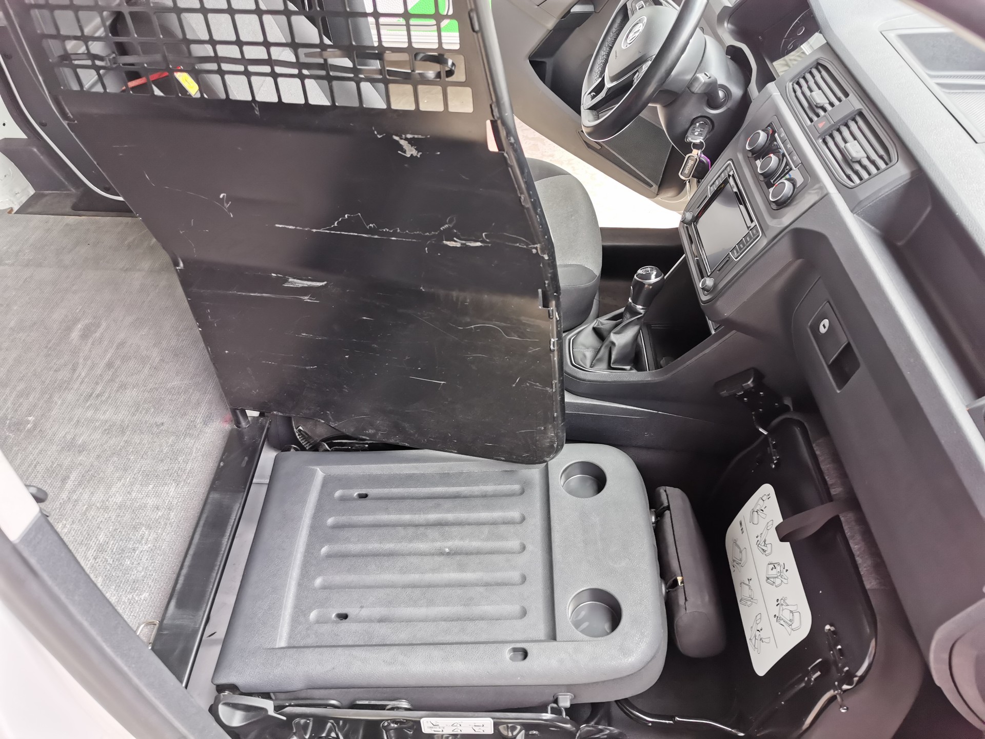 VW Caddy 2.0TDI 4Motion BlueMotion Technology-image-12