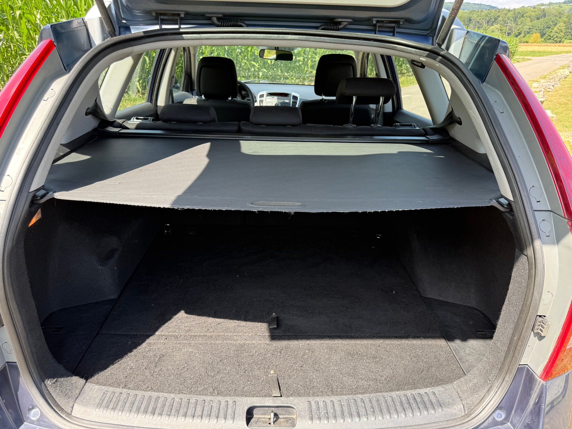 KIA Cee'd Sporty Wagon 1.6 16V Style Automatic-image-7