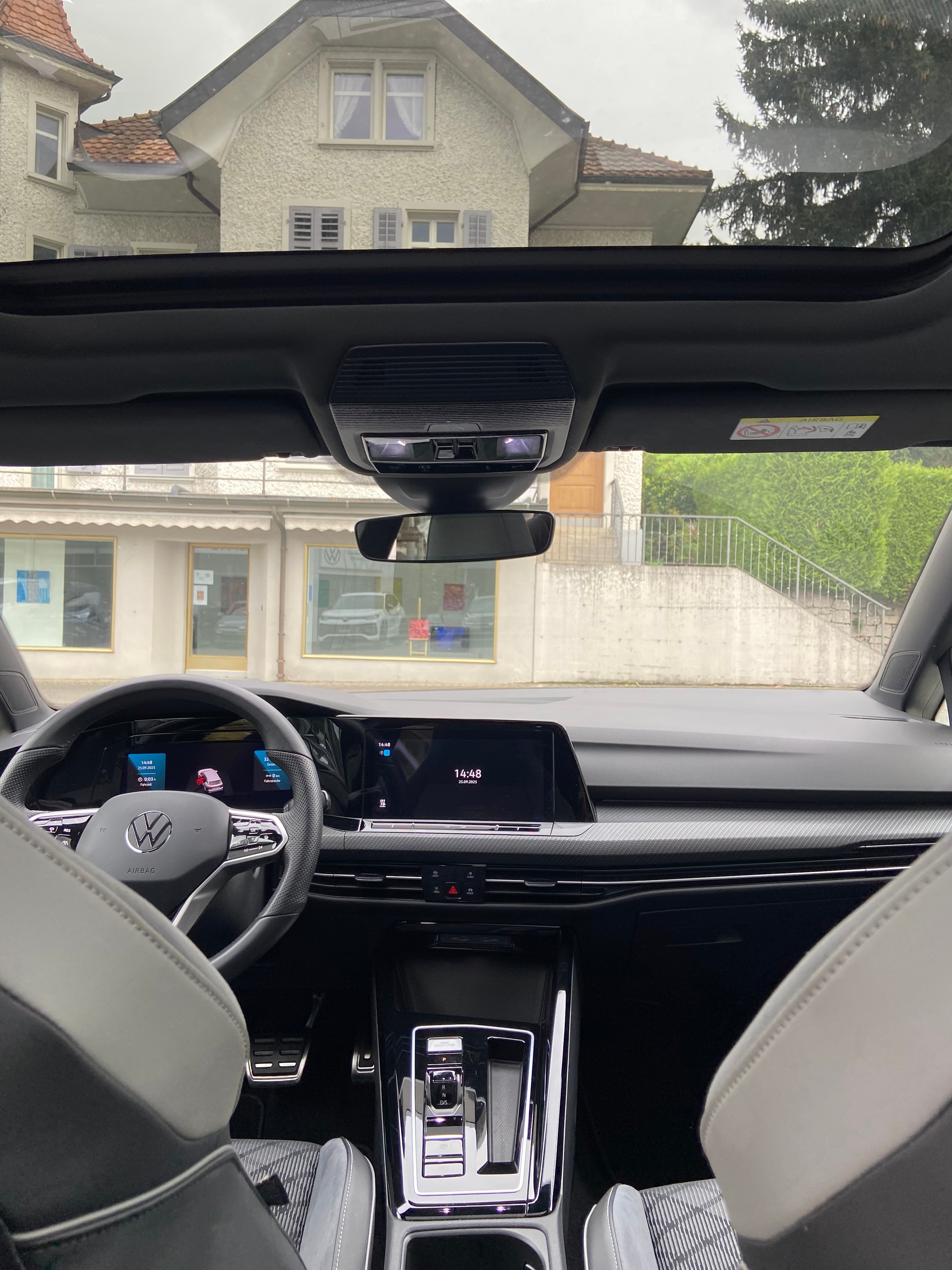 VW Golf Variant 2.0 TSI R-Line DSG-image-19