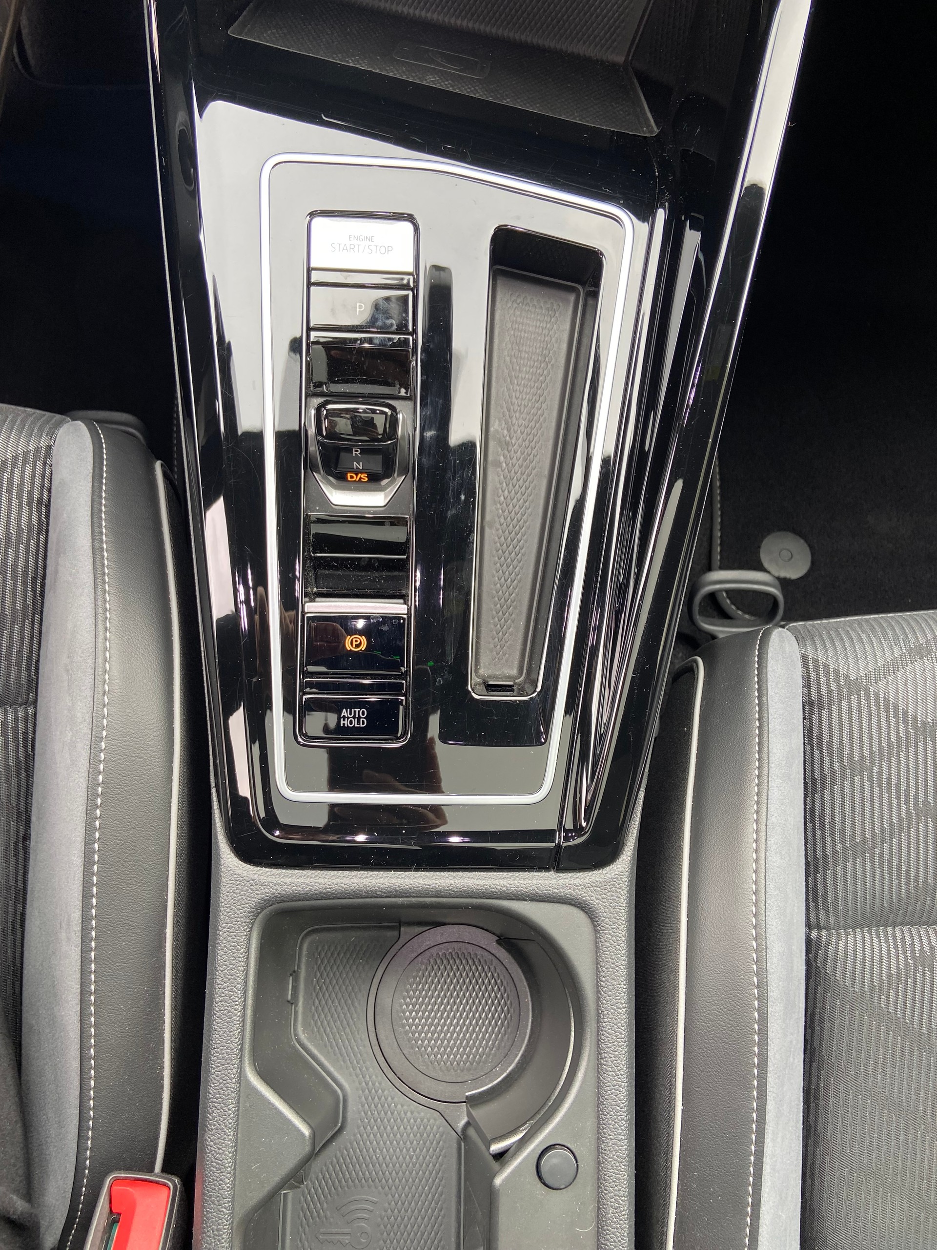 VW Golf Variant 2.0 TSI R-Line DSG-image-14