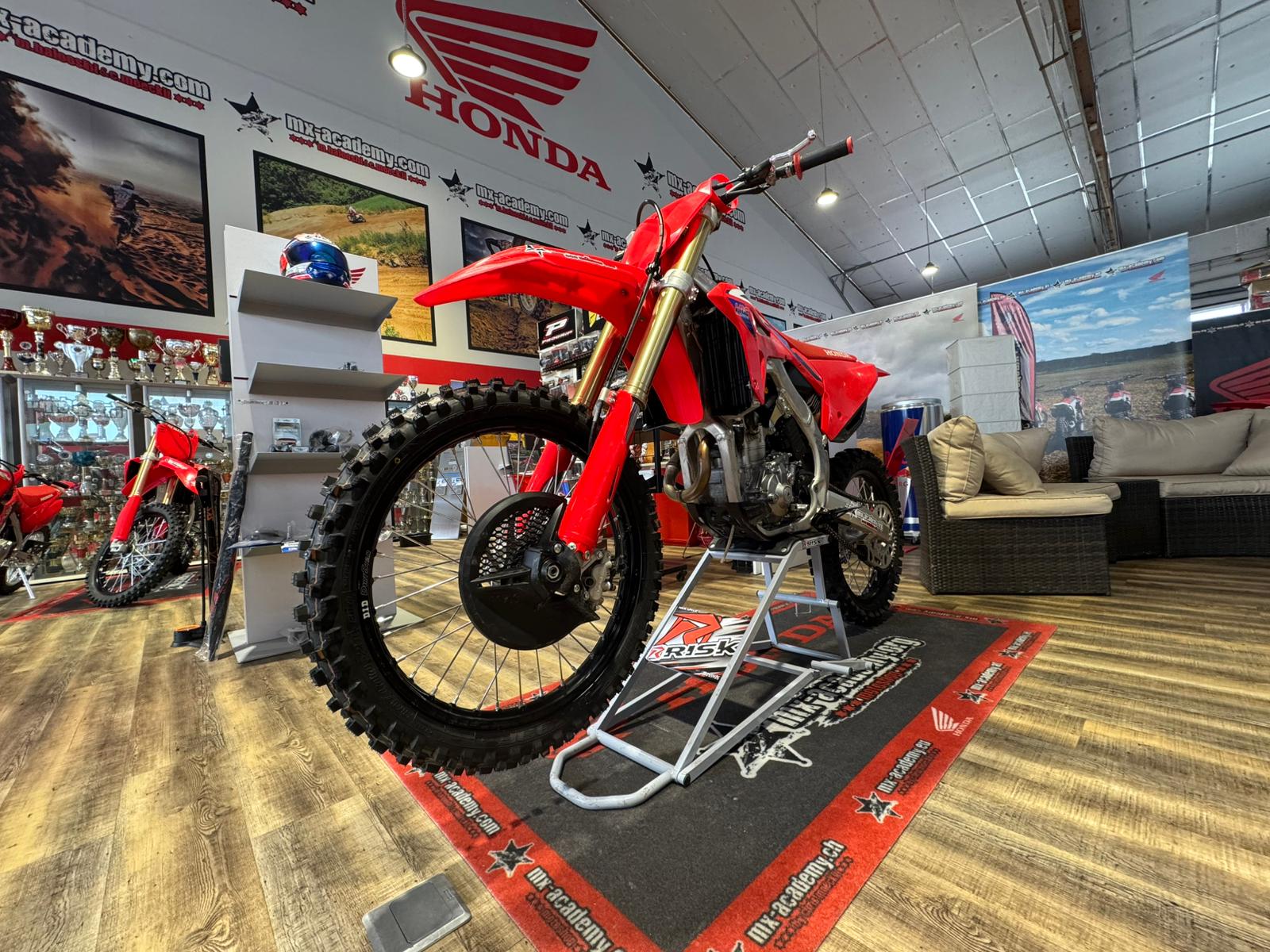 HONDA CRF 250 R *Schulmotorrad*-showroom-element-2