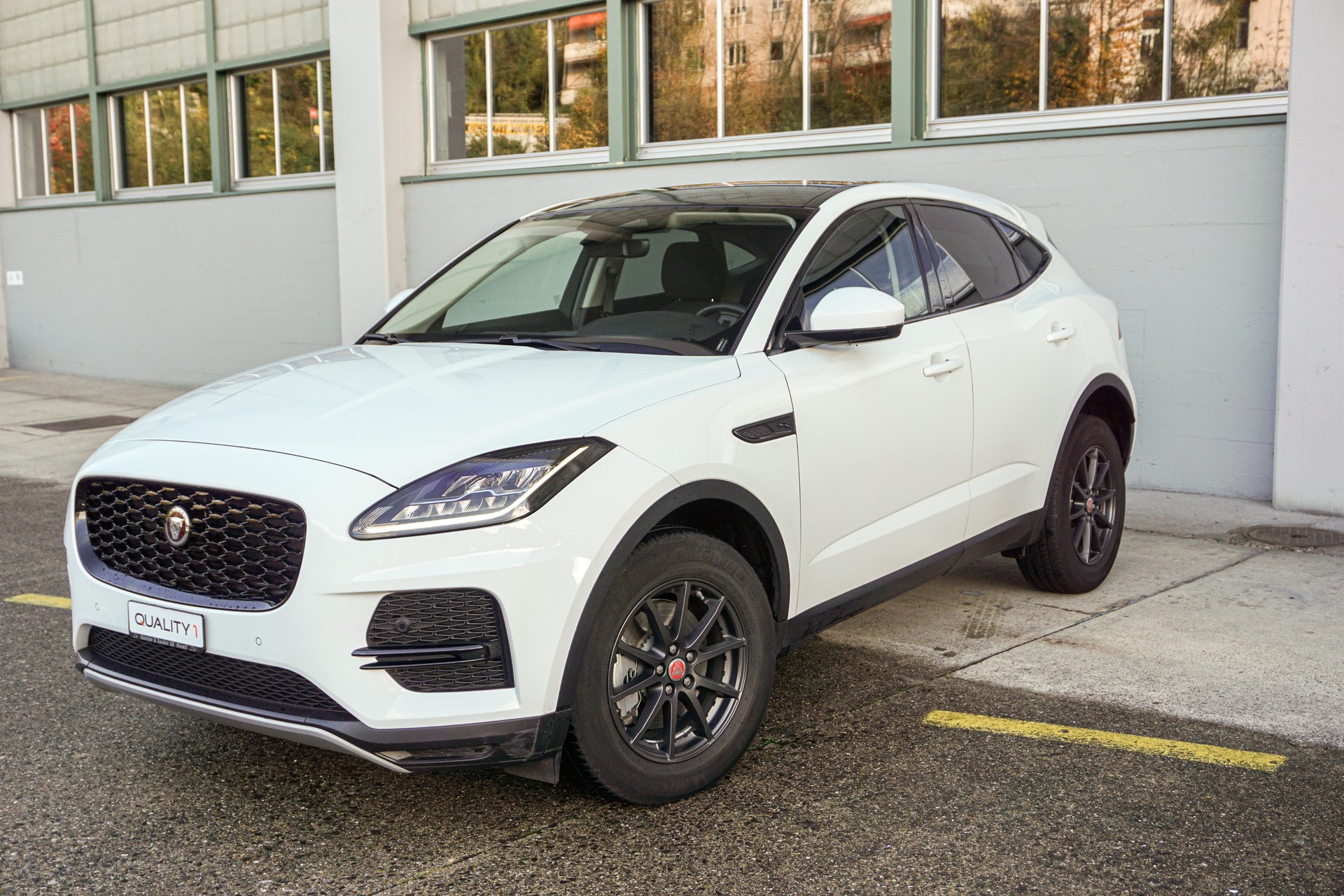 JAGUAR E-Pace 2.0 P200 AWD_102-image-5